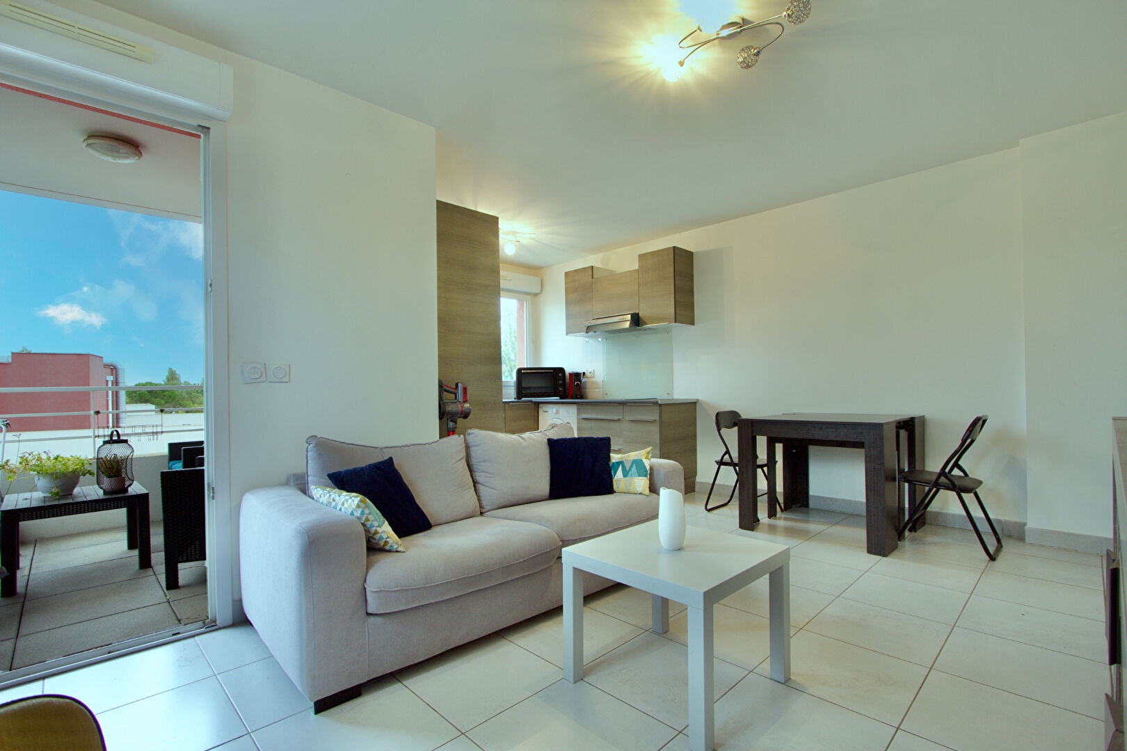 Photo LATTES - MAURIN -  APPARTEMENT 2 PIÈCES - 42 m2 - BALCON - DERNIER ÉTAGE - PLACE DE PARKING PRIVATIF image 2/6