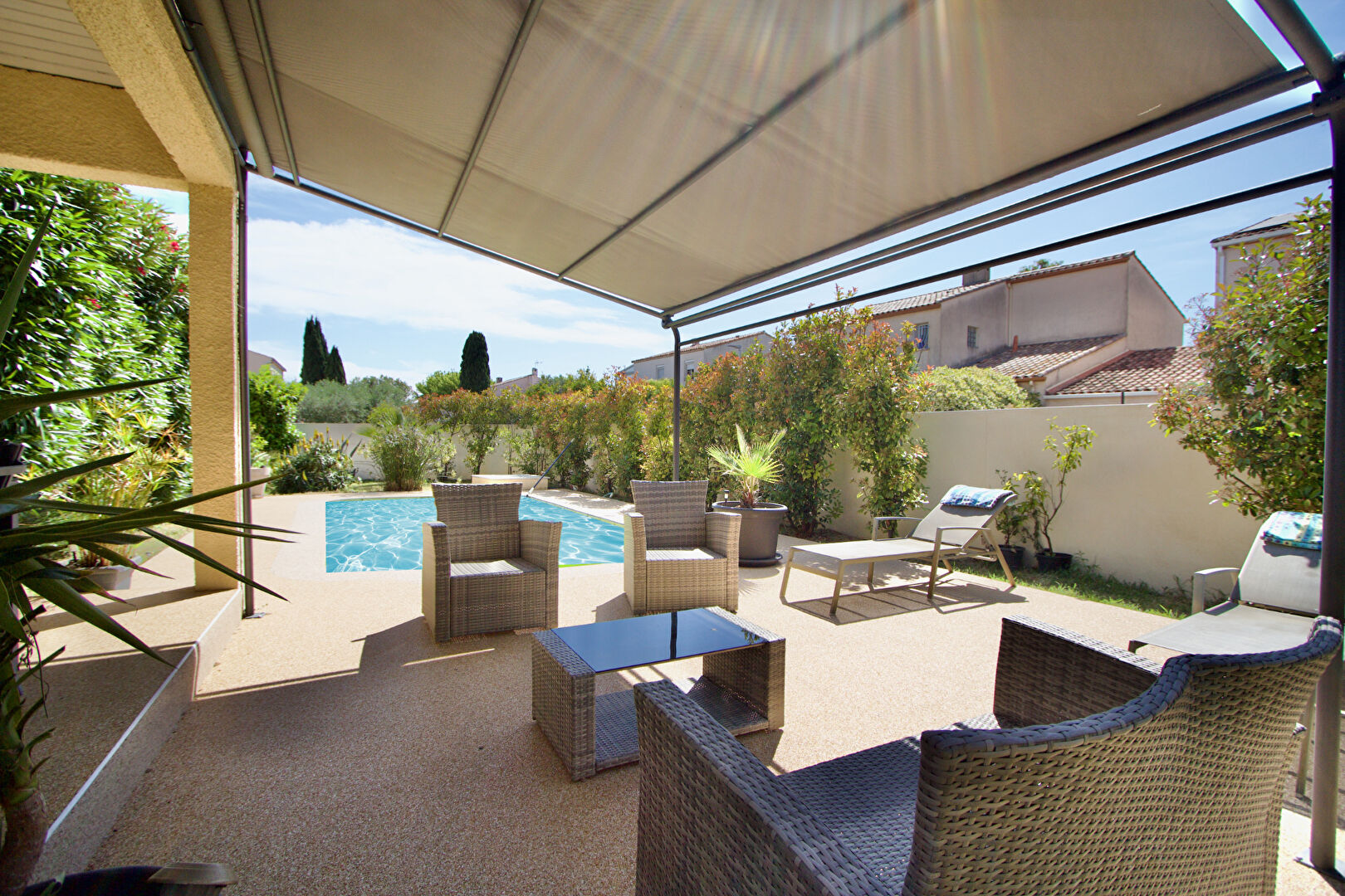 Photo LATTES - QUARTIER TRÉS RECHERCHÉ  - VILLA 90 M2 - 3 CHAMBRES - PISCINE - JARDIN ARBORÉ - GARAGE image 2/6