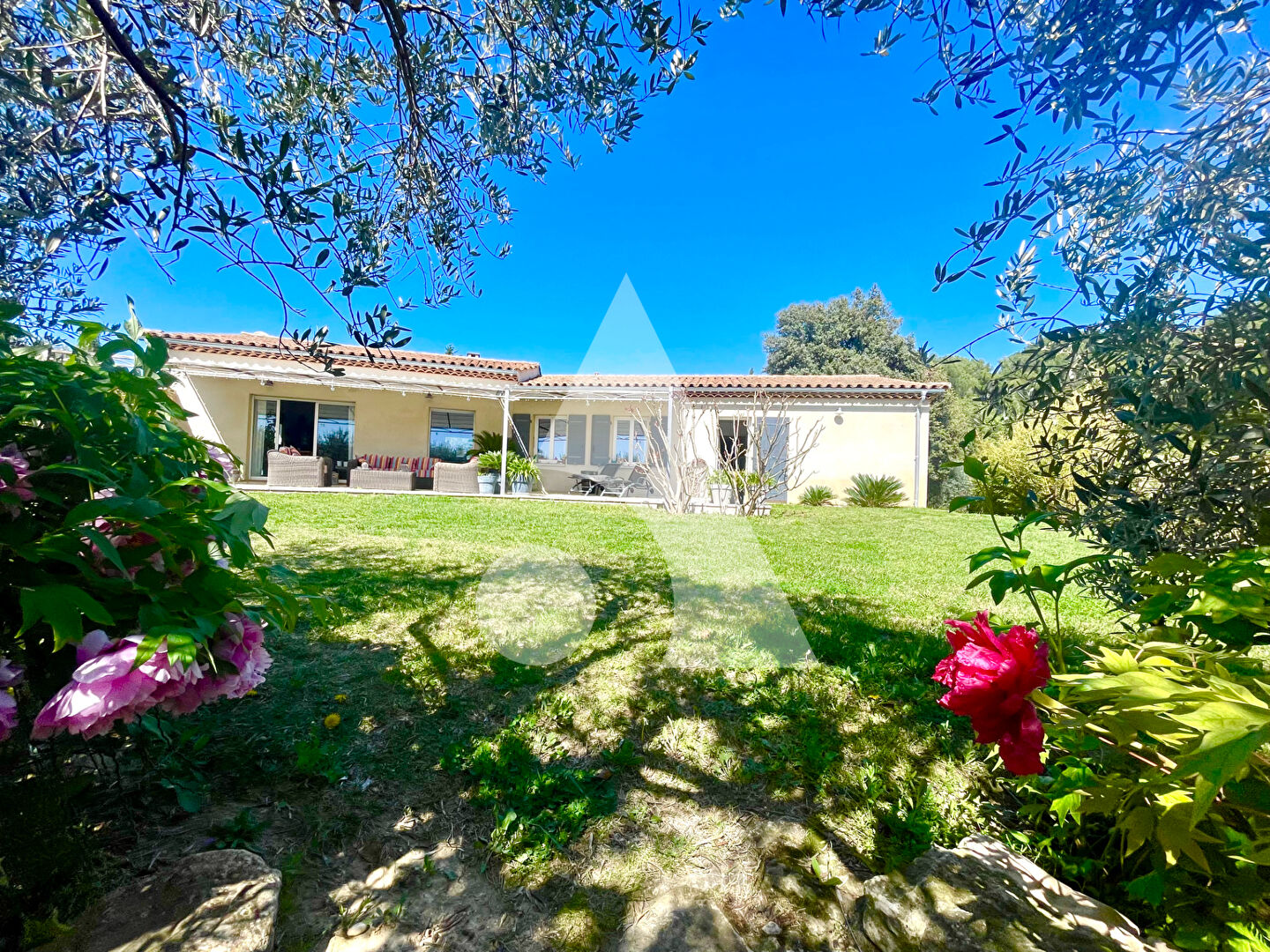 Photo Lauris - Villa plain-pied-150m² env. hab -1136m² env. de parcelle- piscine image 5/6