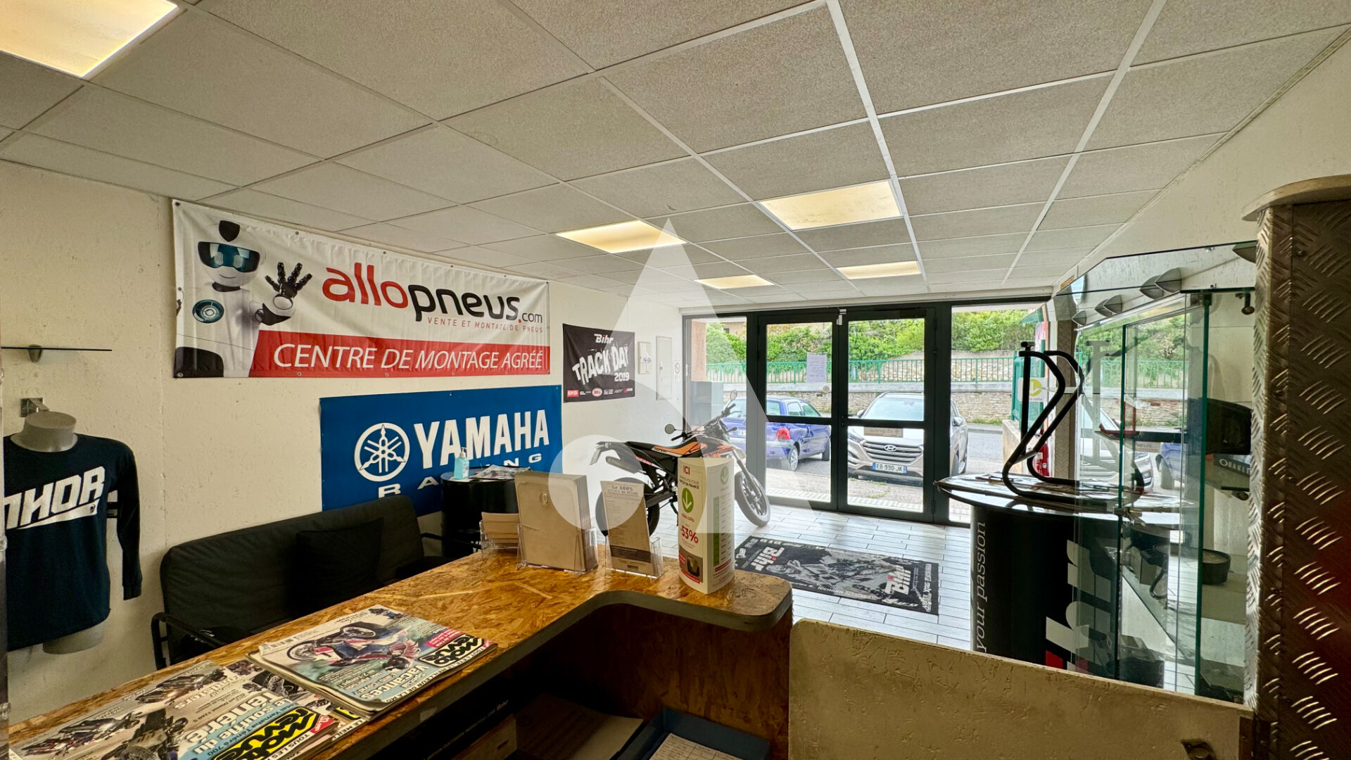 Photo Pertuis - Local commercial 100 m2 image 3/6