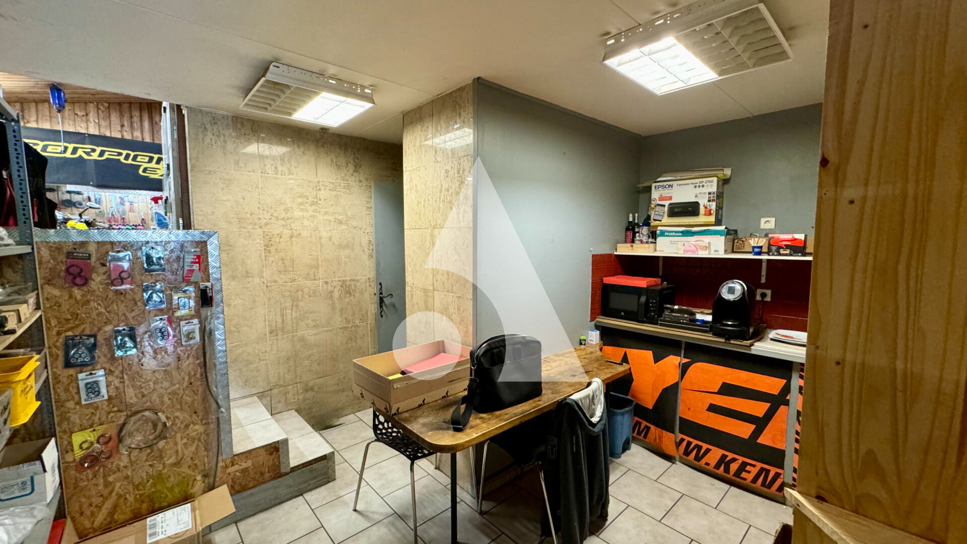 Photo Pertuis - Local commercial 100 m2 image 4/6