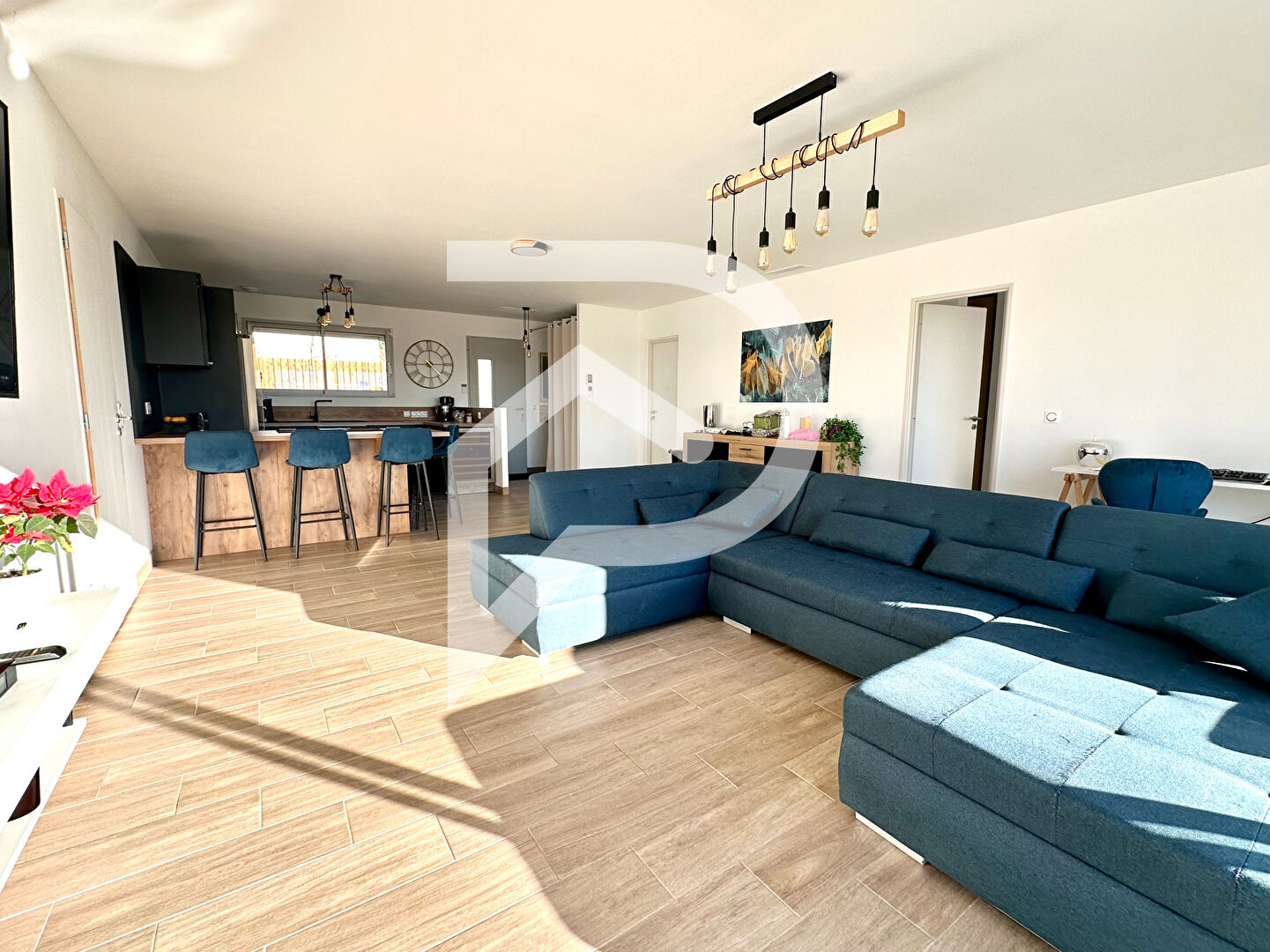 Photo La Motte D'aigues - Villa récente 4 pièces de 98 m2  hab - Garage image 2/6