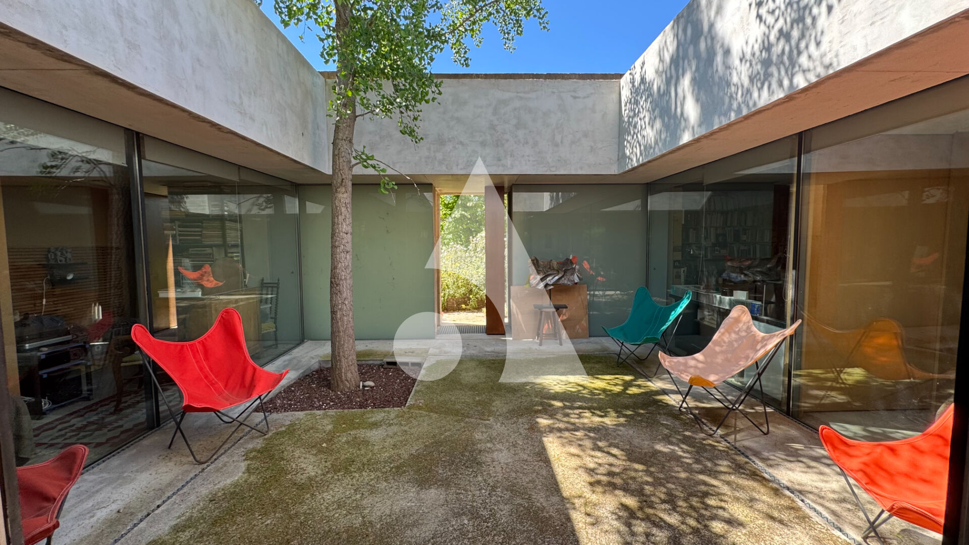 Maison Lauris 6 pièces 125 m2 - 1000 m2 de jardin , Garage