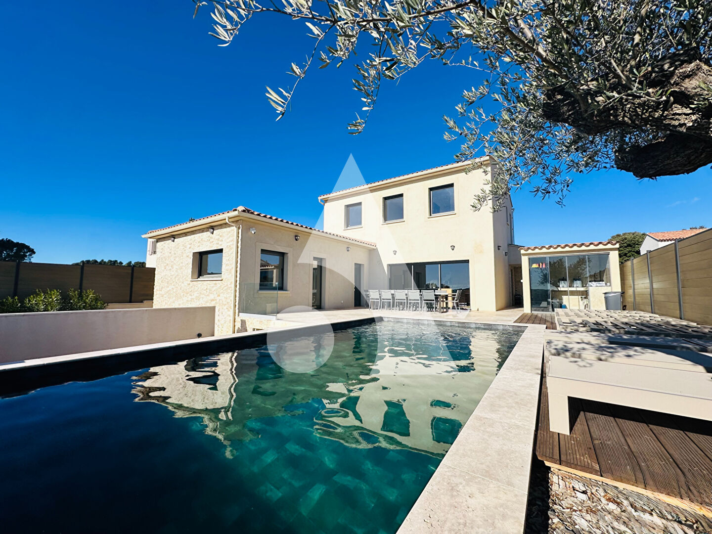 La Motte d'Aigues - Villa de 185 m2 hab avec Piscine et Jardin