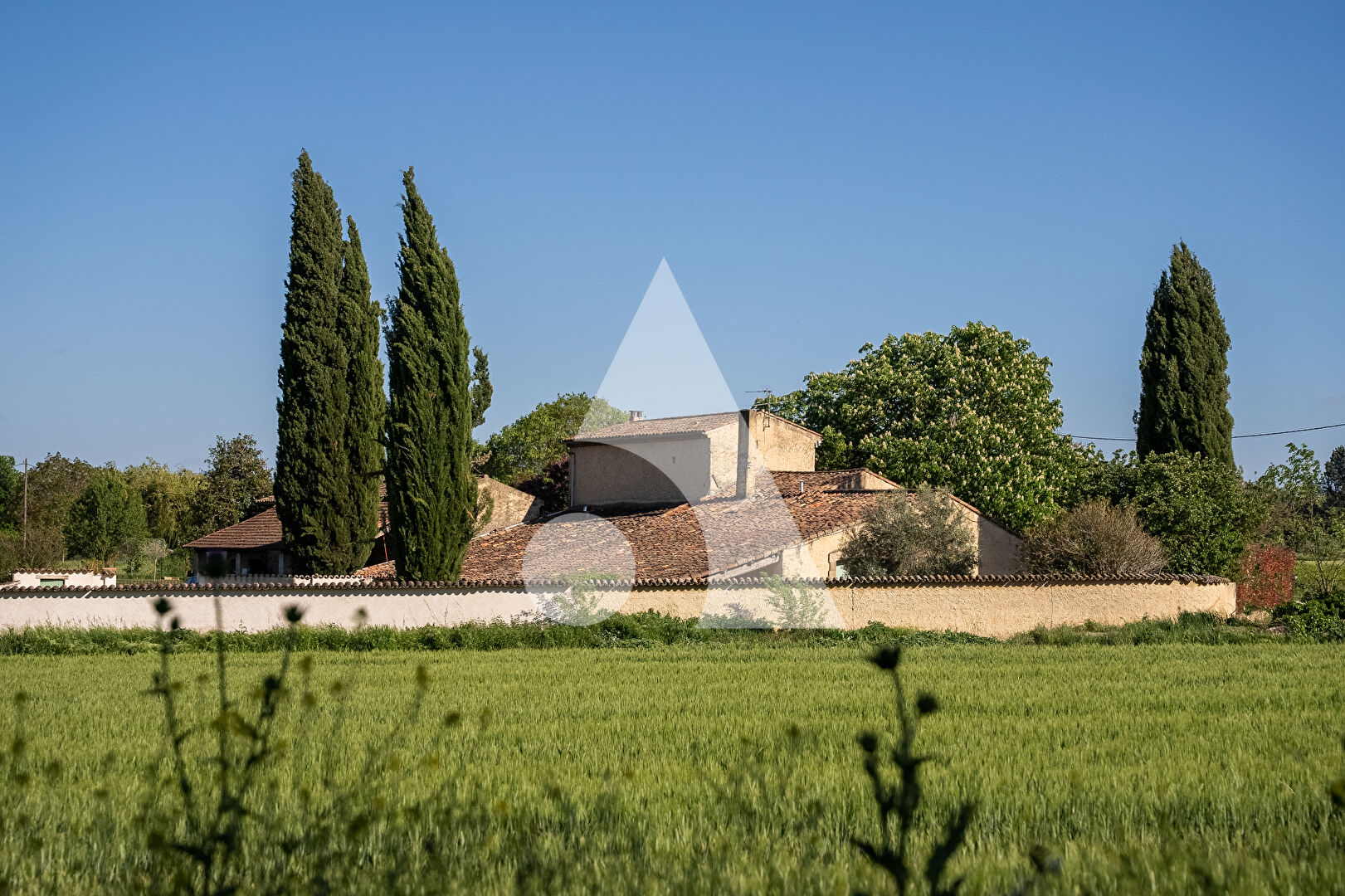Aix Nord - Mas Provençal de 188 m2 hab avec bergerie - Piscine