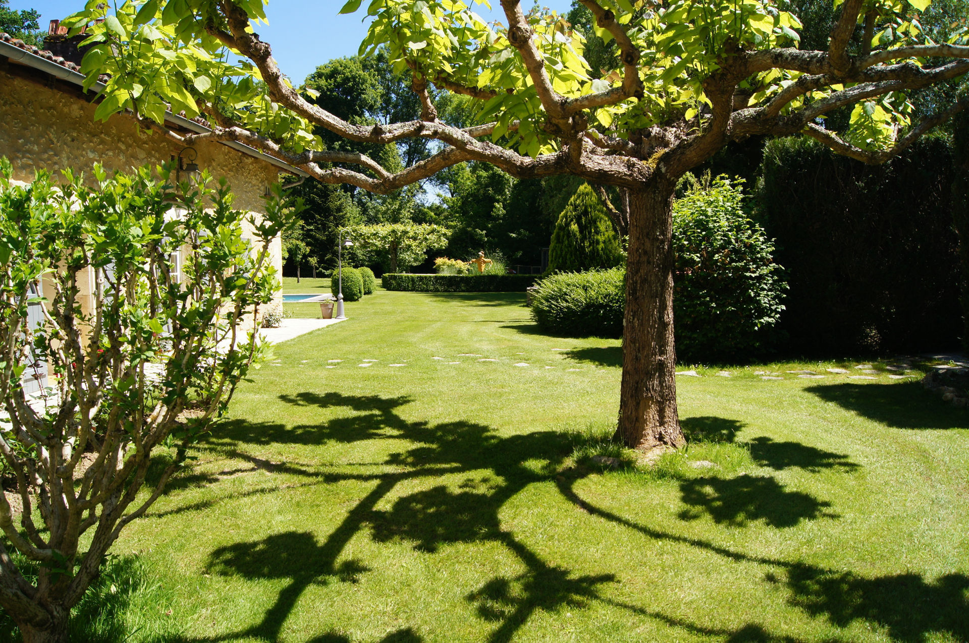 Maison de pays en pierre de taille avec piscine secteur ...