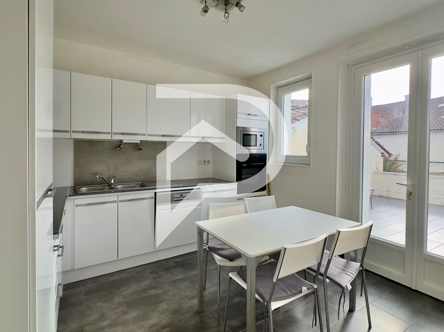 Maison Neuvic 5 pièce(s) 137 m2