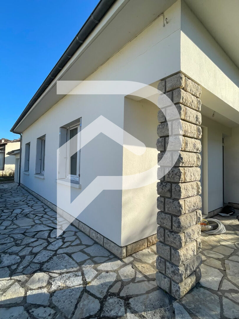 Maison de plain-pied 80m2, deux chambres.