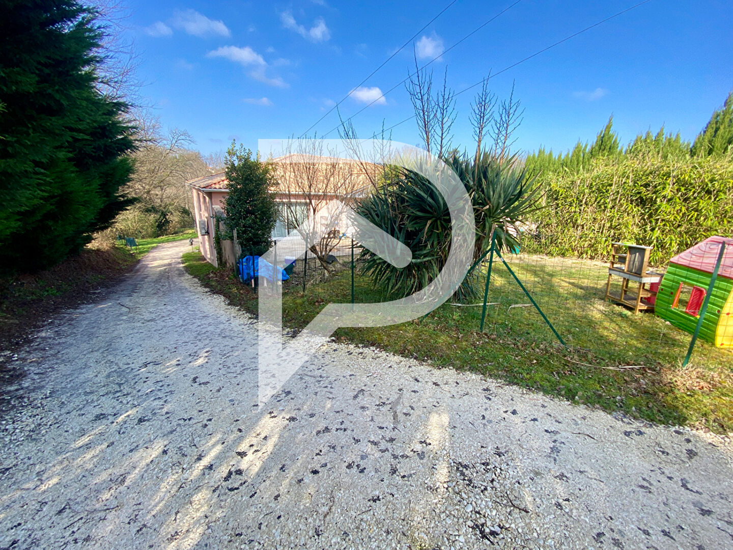 Appartement T4 avec jardinet privatif à SANILHAC