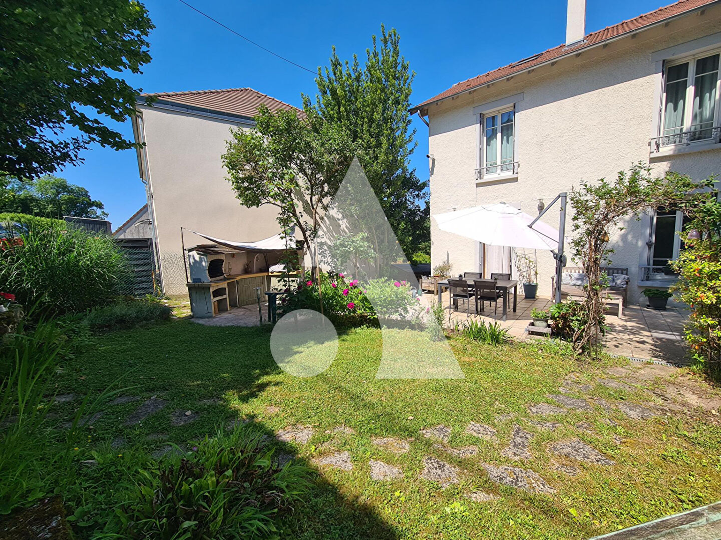 Maison familiale de 122 m² à Montry 3 chambres possibilité 4 , sous-sol , jardin de 486 m²