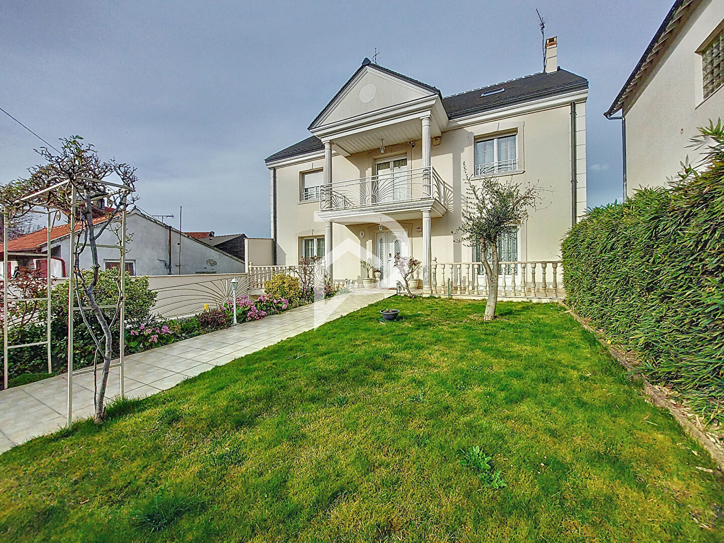 Agence immobilière de Stéphane Plaza Immobilier Champs sur Marne