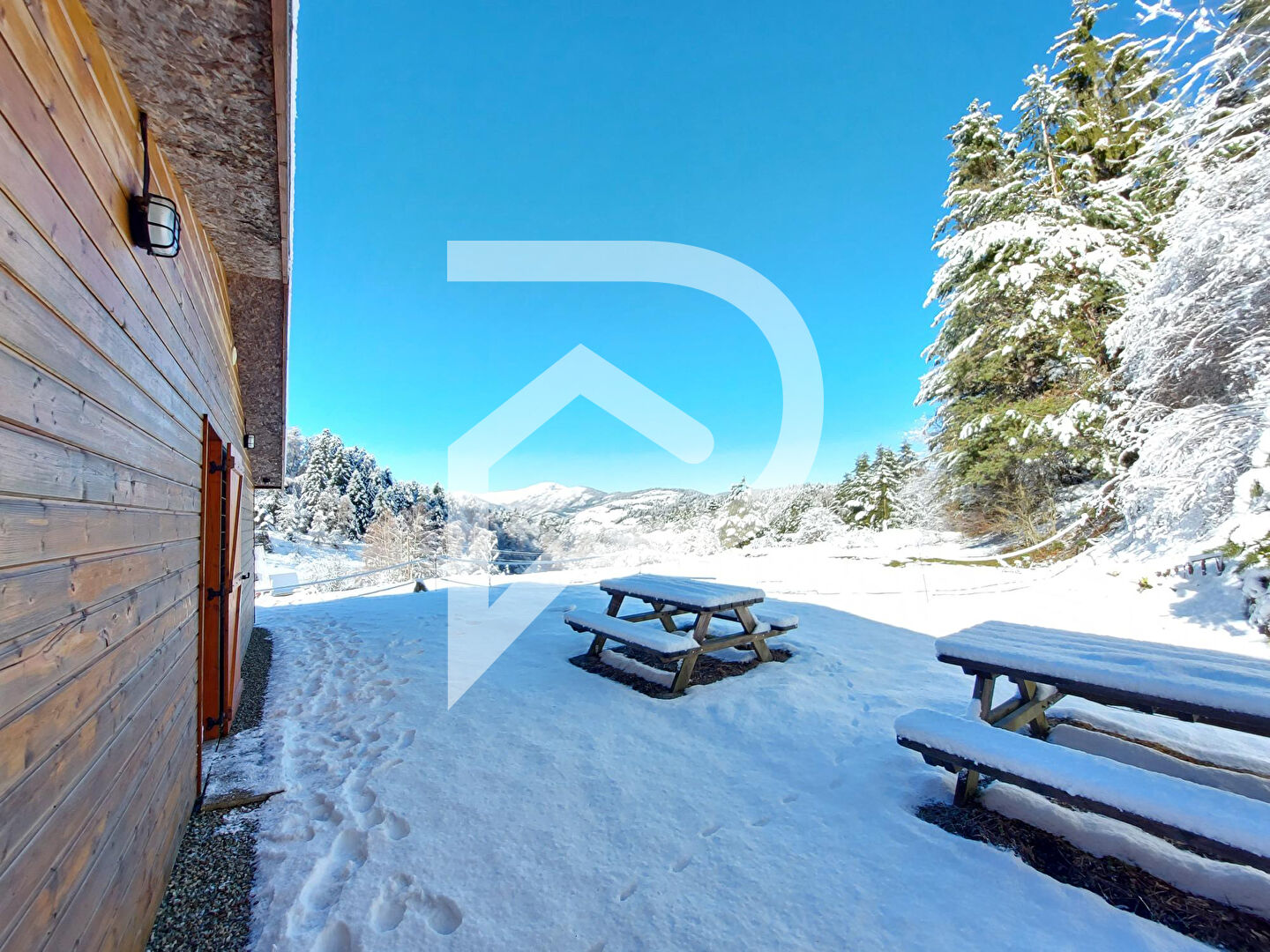 Photo CHALET de 328 m² AVEC VUE image 2/6