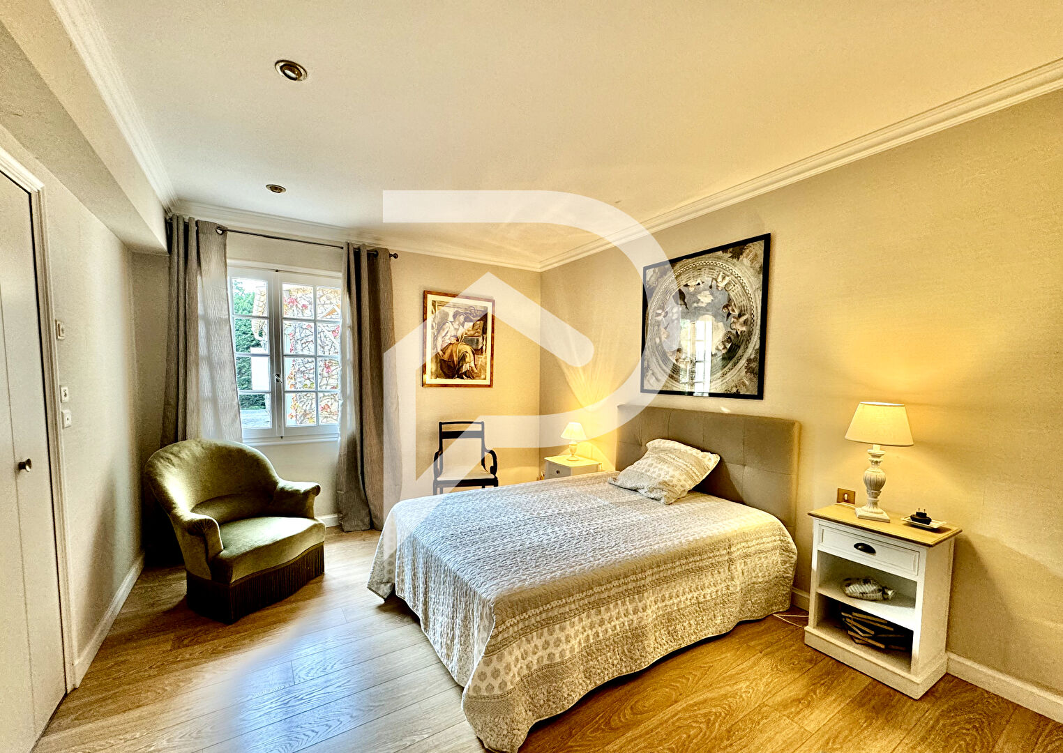 Photo Villa de plain pied 200 m2 - 8000m2 de terrain avec une partie constructible image 4/6