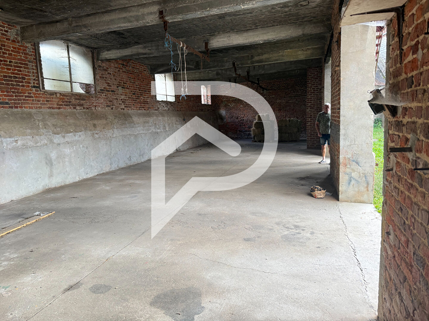 Photo Grange Lesdain 1280 m2 image 4/6