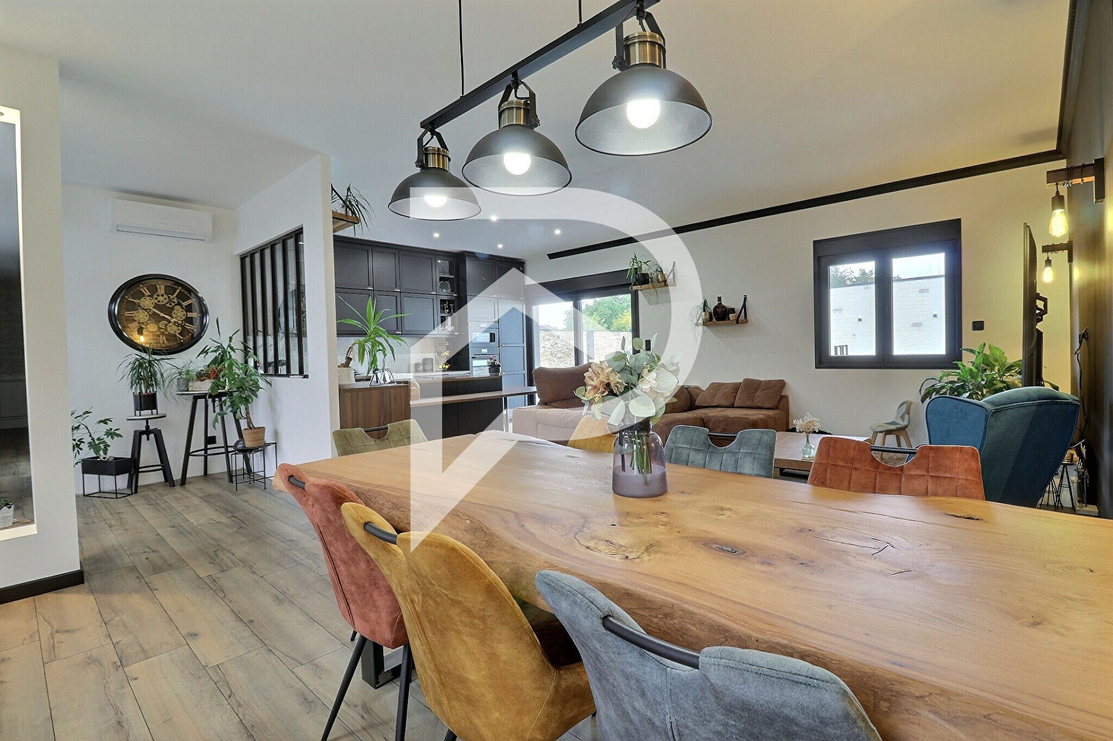 Photo Pavillon individuel haut de gamme avec piscine image 3/6