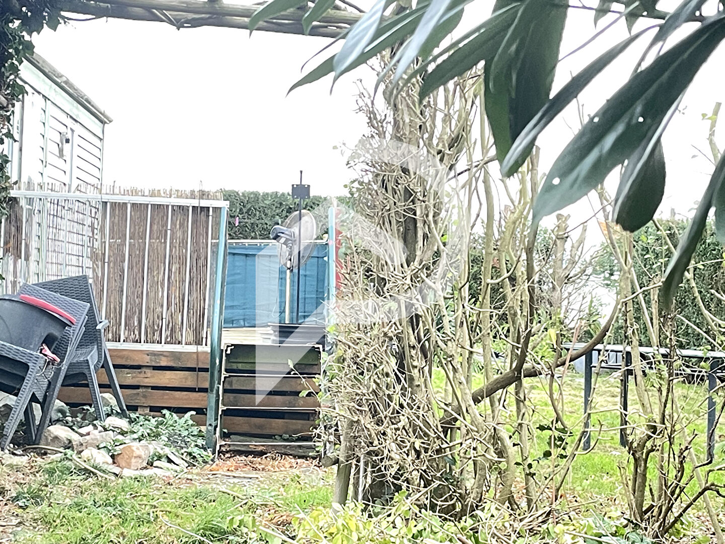 Photo Terrain garage image 3/3