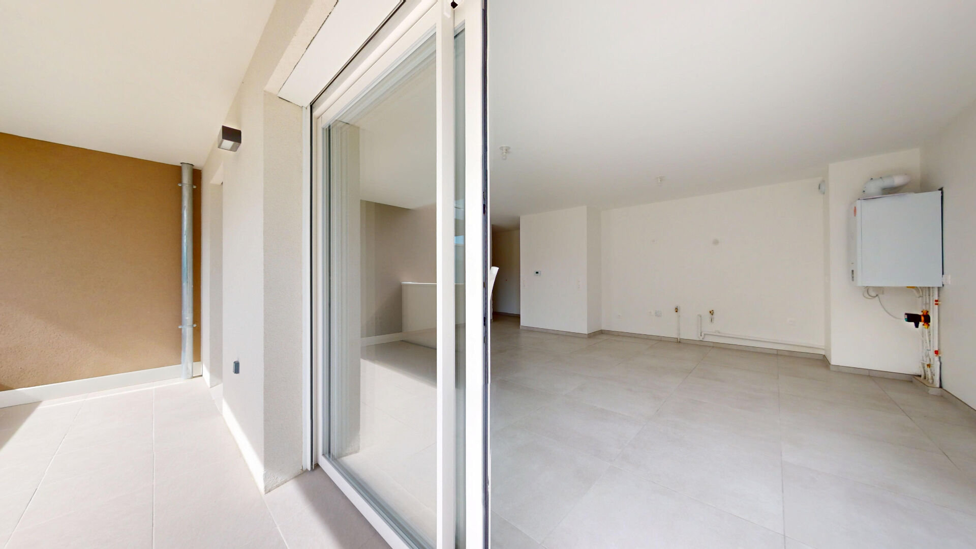 Photo T4  de 83 m² , année 2024 , 1er étage image 2/6