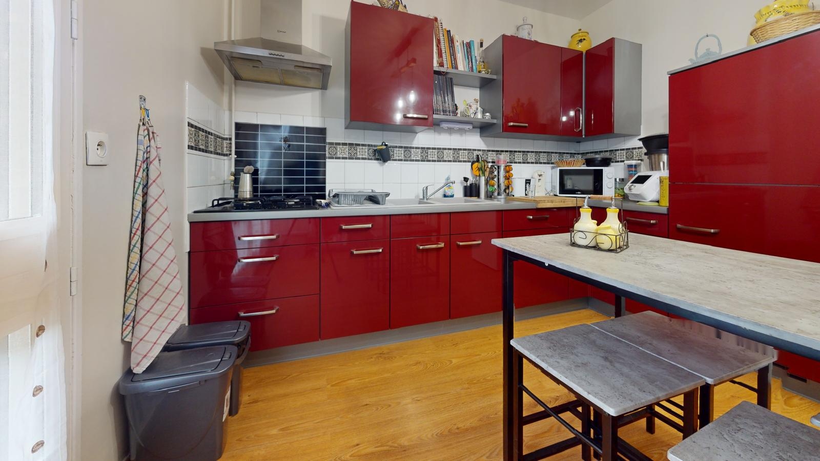 Photo EN EXCLUSIVITÉ à Voiron Centre - T2 de 60 m² + cave + garage image 2/4