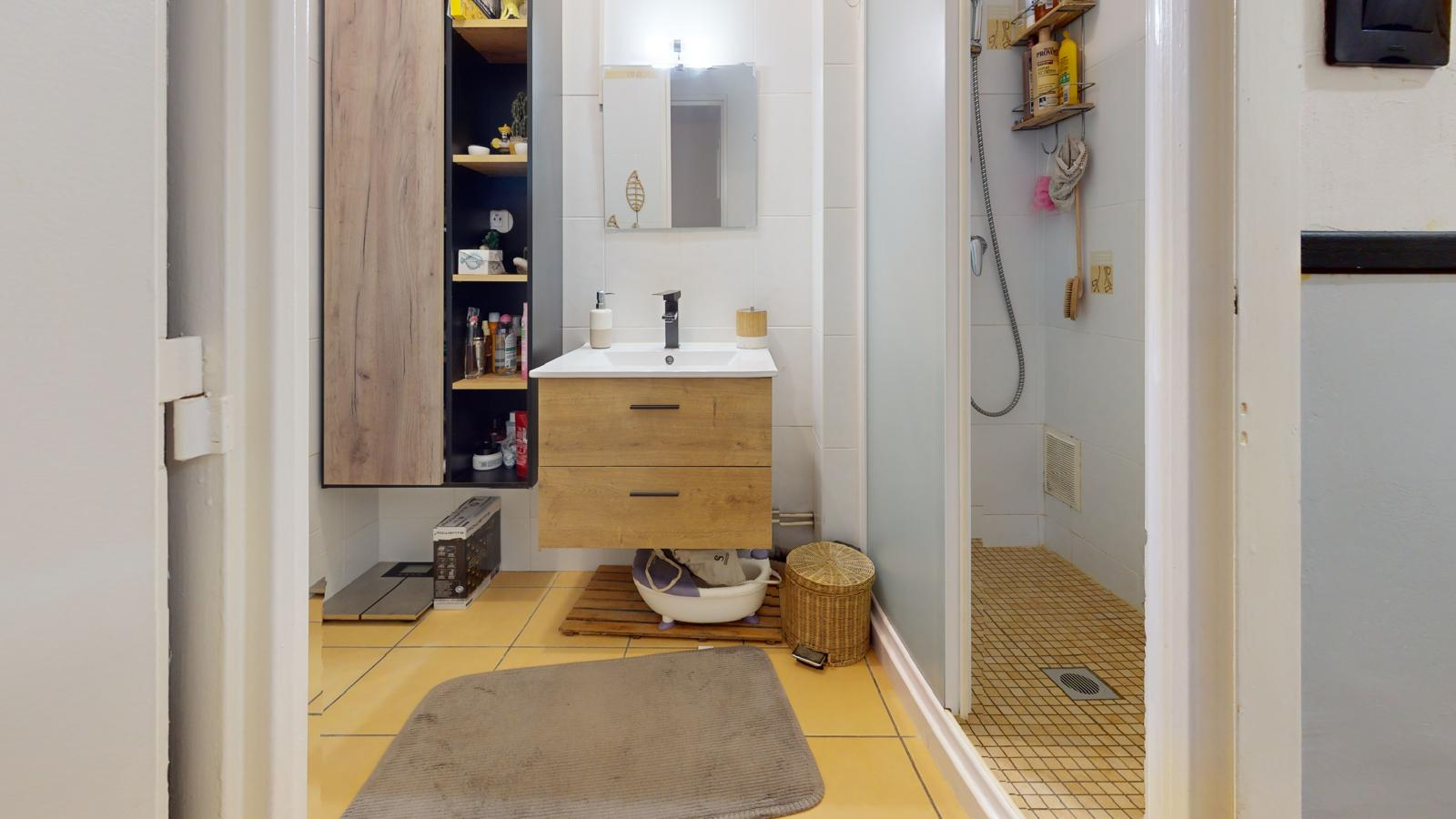 Photo EN EXCLUSIVITÉ à Voiron Centre - T2 de 60 m² + cave + garage image 4/4