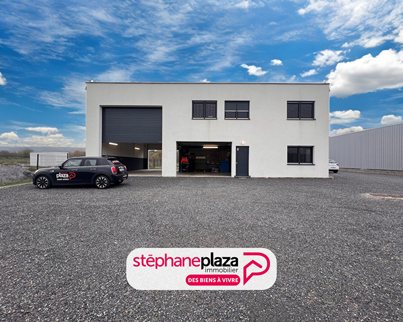 GARAGE / BUREAUX / ZONE DE STOCKAGE