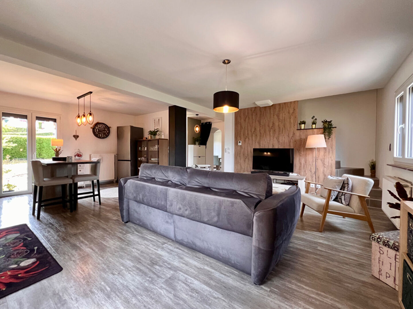 Photo Jolie maison familiale dans un quartier recherché et paisible image 2/6