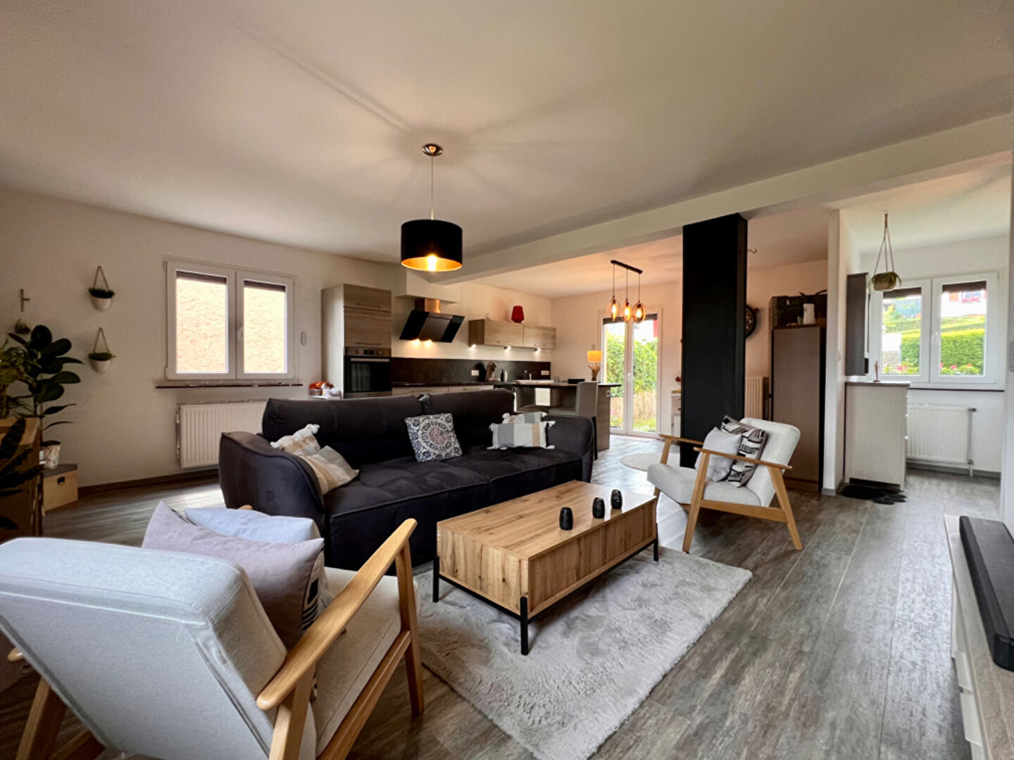 Photo Jolie maison familiale dans un quartier recherché et paisible image 3/6