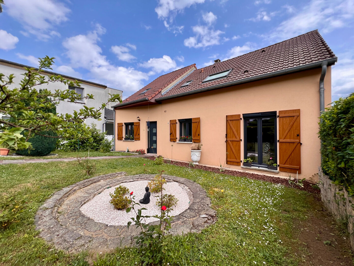 Photo Jolie maison familiale dans un quartier recherché et paisible image 4/6