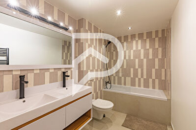 Appartement a louer paris-9e-arrondissement - 4 pièce(s) - 128.86 m2 - Surfyn