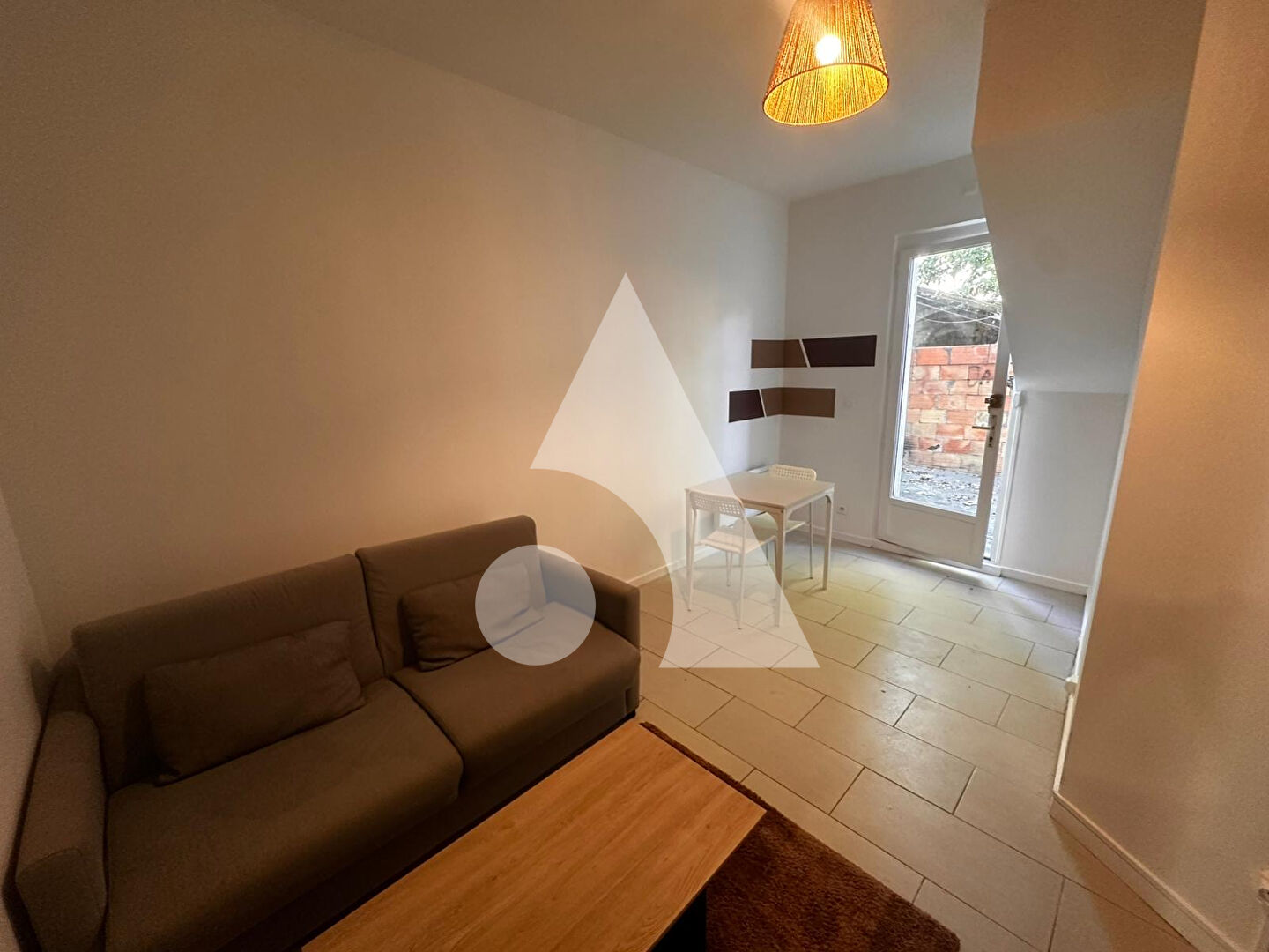 Photo Studio meublé centre ville de Niort image 2/6