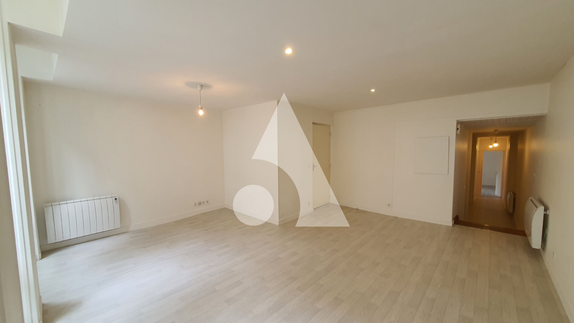 Photo Appartement Saint Maixent L Ecole 2 pièce(s) 65 m2 image 3/6