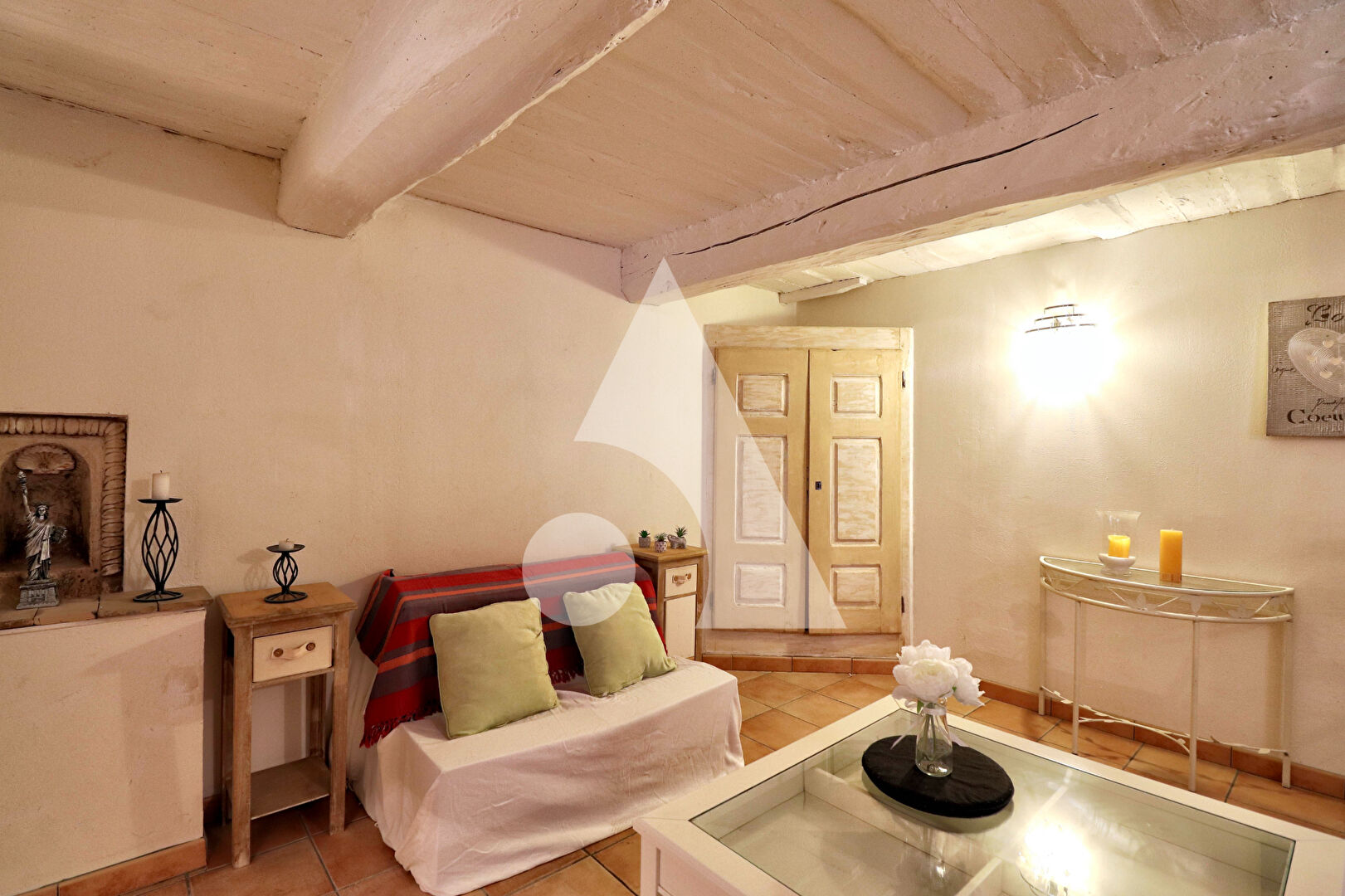 MAISON ENTIEREMENT RENOVEE AU CALME AVEC VUE DEGAGEE SUR LE LUBERON