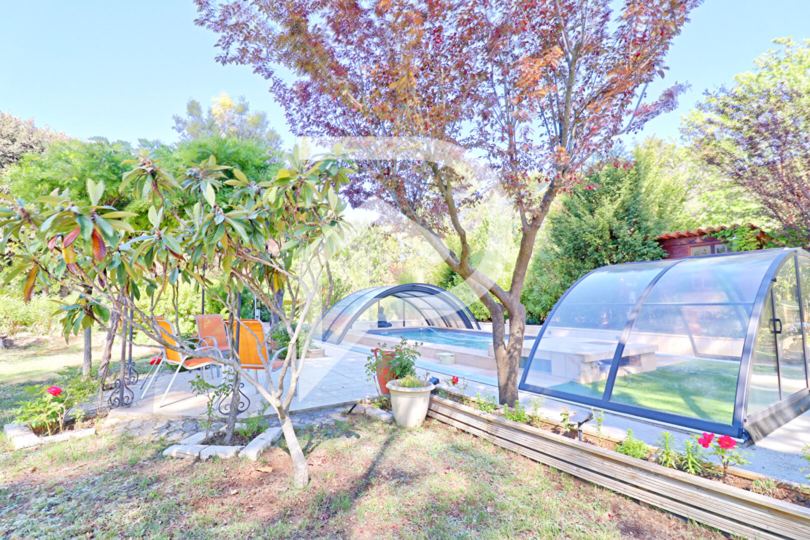 Photo VILLA AU CALME SANS VIS A VIS AVEC PISCINE AU COEUR DE SON PARC ARBORE AVEC FORAGE ET EAU DE VILLE image 3/6