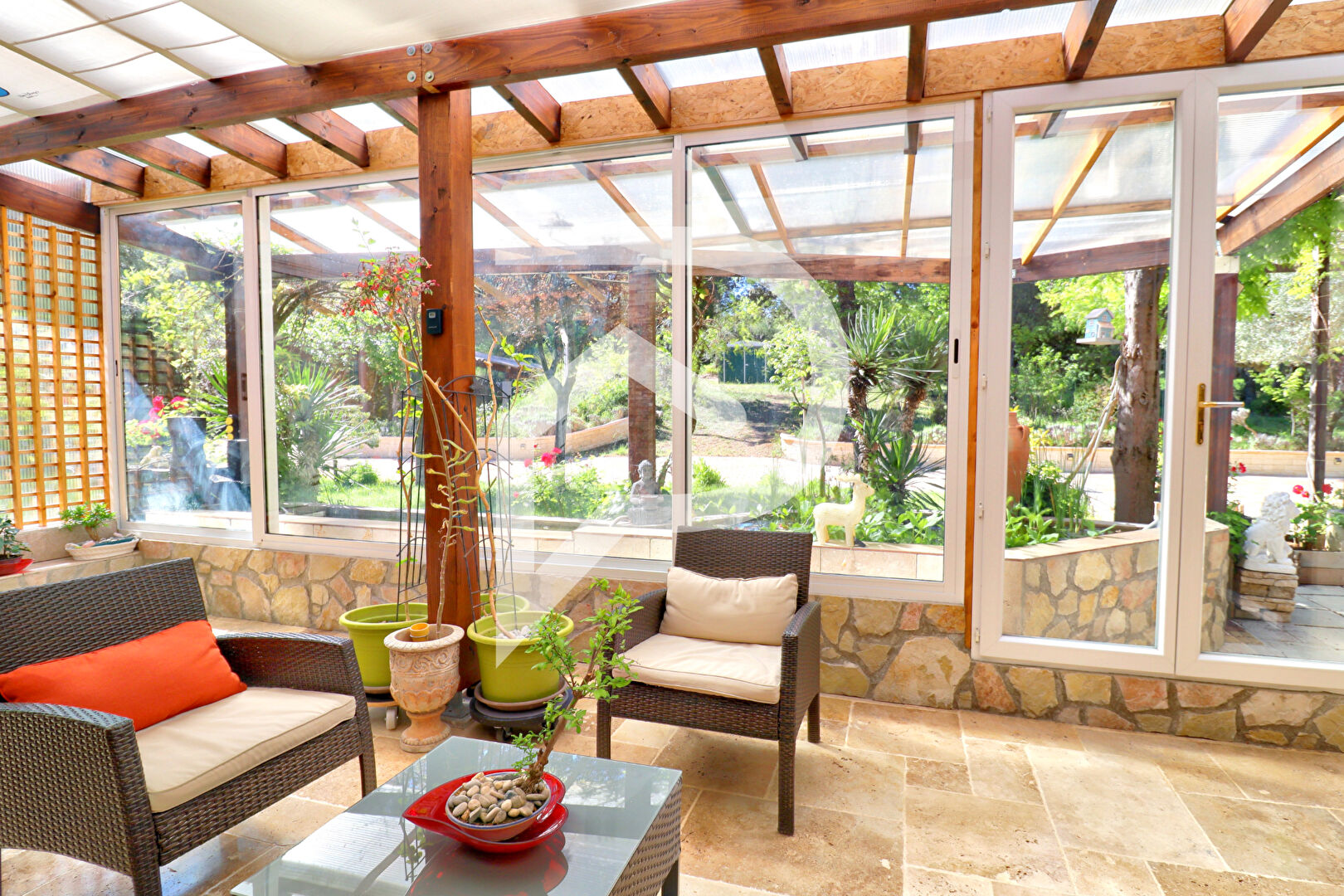 Photo VILLA AU CALME SANS VIS A VIS AVEC PISCINE AU COEUR DE SON PARC ARBORE AVEC FORAGE ET EAU DE VILLE image 4/6