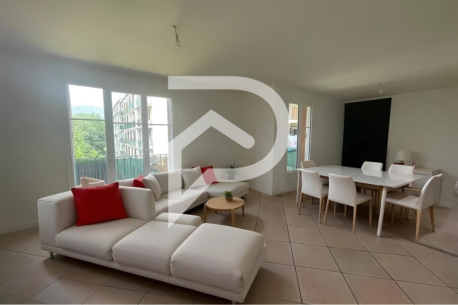 APPARTEMENT TYPE4  DE 83 M2 AVEC BALCON AU CALME PARKING SECURISE  ET CAVE