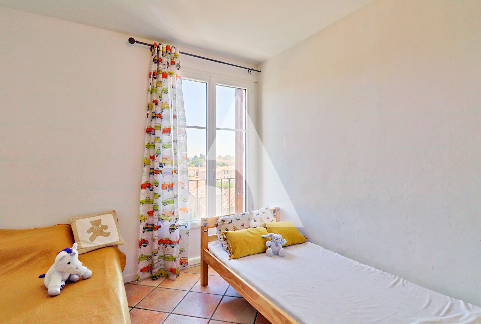 Photo APPARTEMENT TYPE 4  DE 83 M2 AVEC BALCON AU CALME PARKING SECURISE  ET CAVE image 2/6