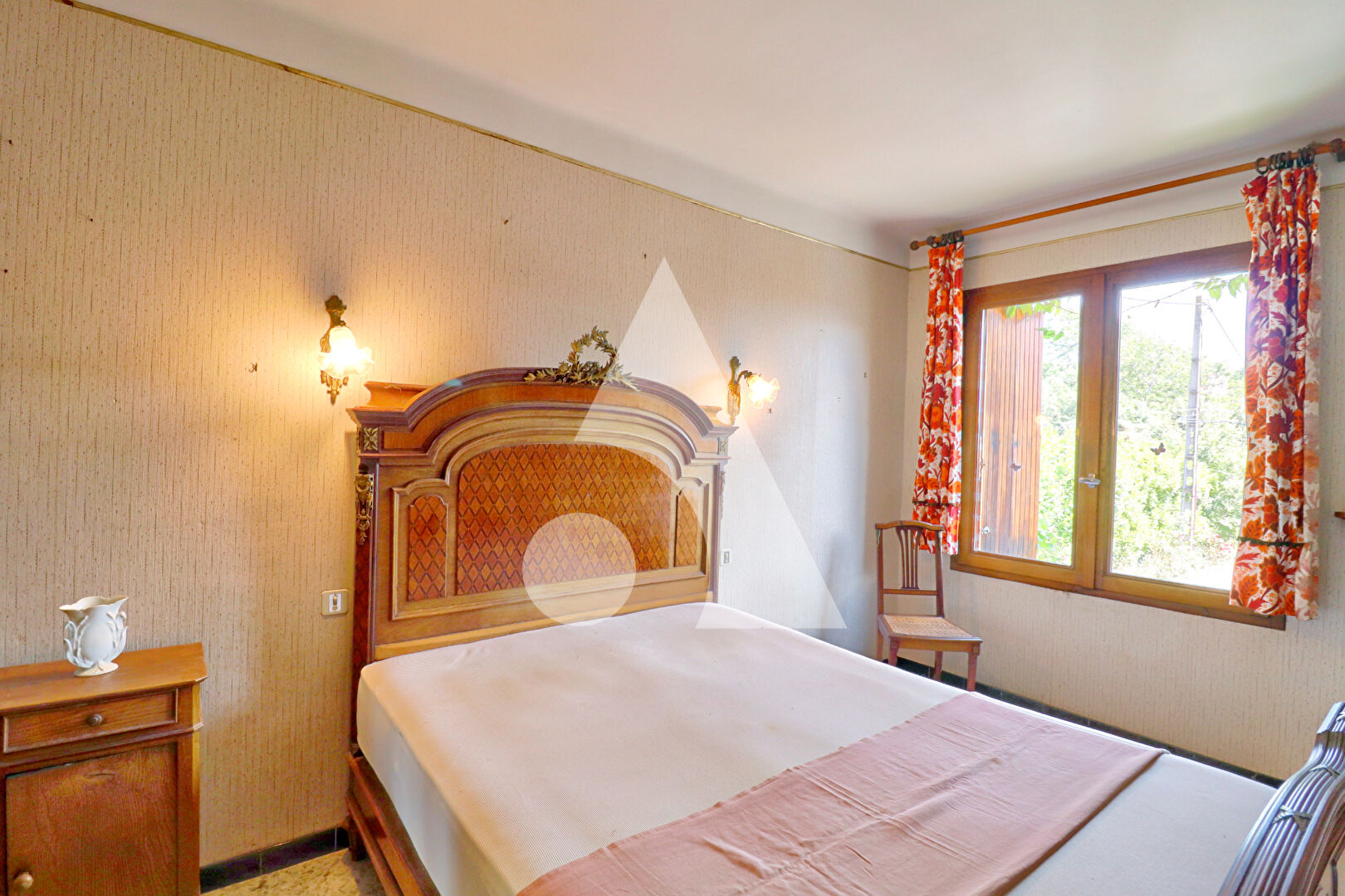 Photo VILLA TYPE 6 AVEC VUE IMPRENABLE SUR LA VILLE DE 145M2 AVEC GARAGES ET TYPE 1 PROCHE CENTRE VILLE image 4/6