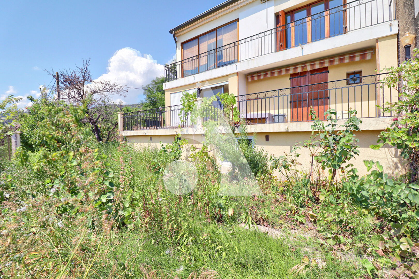 Photo VILLA TYPE 6 AVEC VUE IMPRENABLE SUR LA VILLE DE 145M2 AVEC GARAGES ET TYPE 1 PROCHE CENTRE VILLE image 6/6