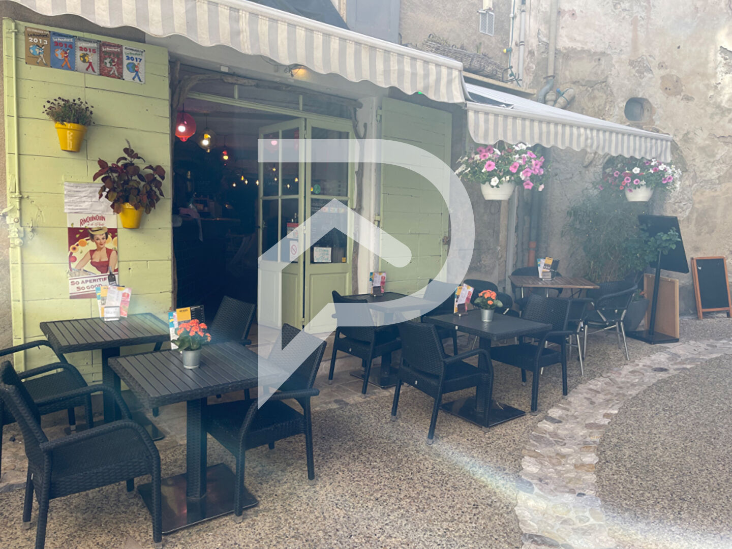 FONDS DE COMMERCE RESTAURANT DE 75M2 A MOUSTIERS SAINTE MARIE