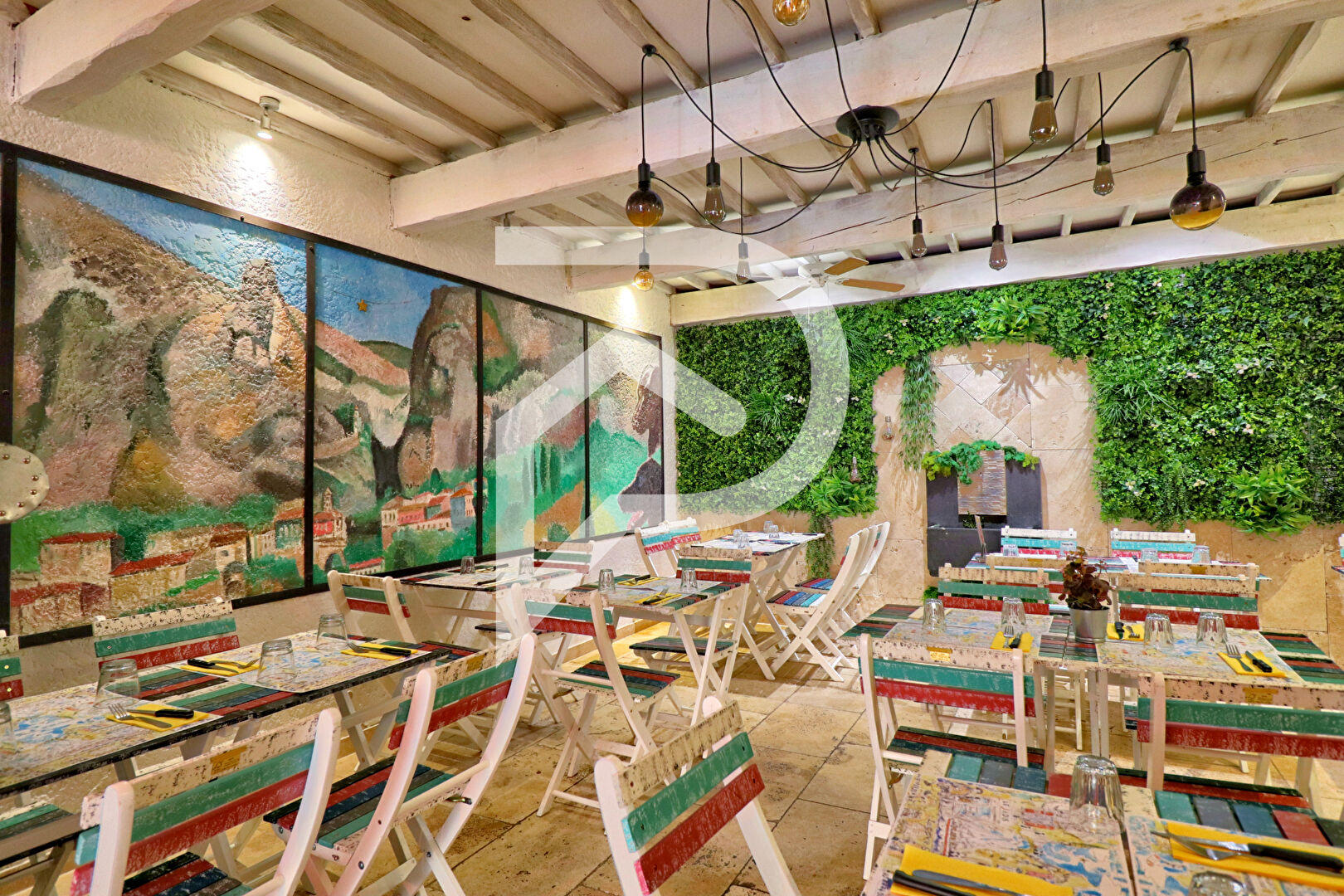 Photo FONDS DE COMMERCE RESTAURANT DE 75M2 A MOUSTIERS SAINTE MARIE image 5/6