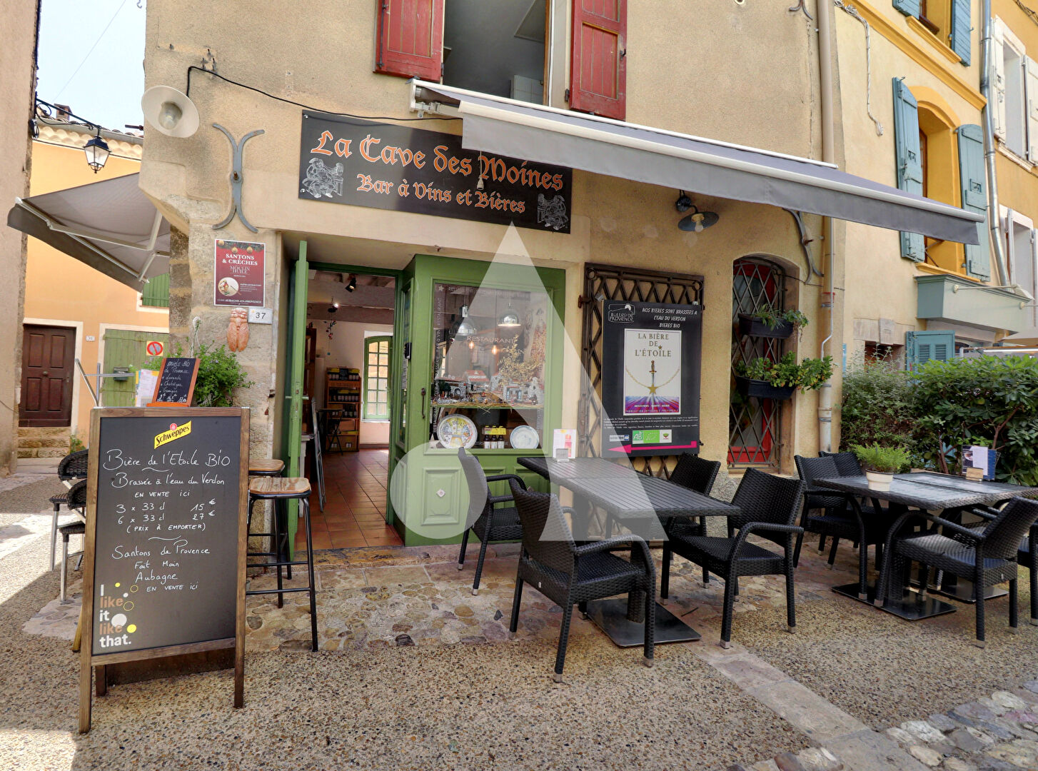 FONDS DE COMMERCE DE 85M2 A MOUSTIERS SAINTE MARIE