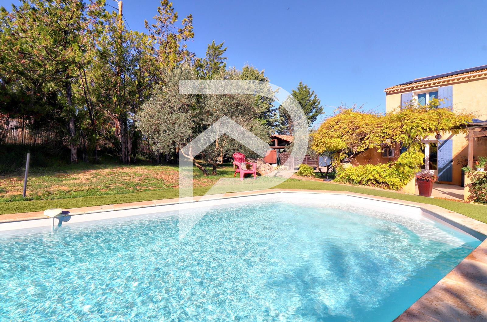 VILLA SAINT JULIEN SUR 1542M2 DE TERRAIN AVEC PISCINE CHAUFFÉE, APPARTEMENT GARAGE ET DÉPENDANCE