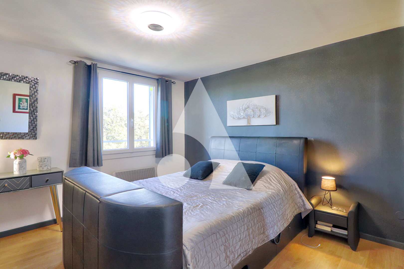 Photo VILLA SAINT JULIEN SUR 1542M2 DE TERRAIN AVEC PISCINE CHAUFFÉE, APPARTEMENT GARAGE ET DÉPENDANCE image 6/6