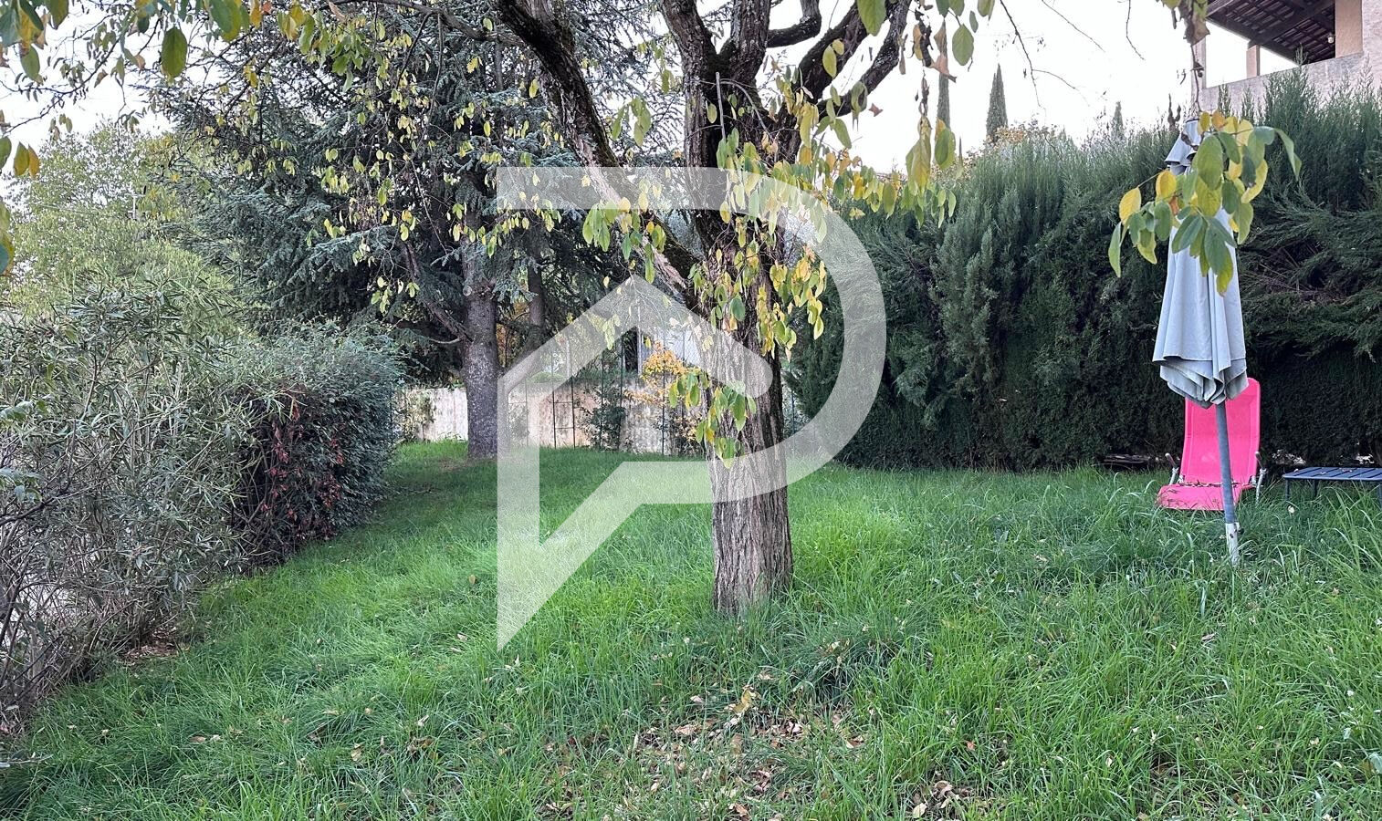 Photo REZ DE CHAUSSEE DE VILLA TYPE 2 MEUBLE AVEC JARDIN PRIVATIF ET TERRASSE image 2/6