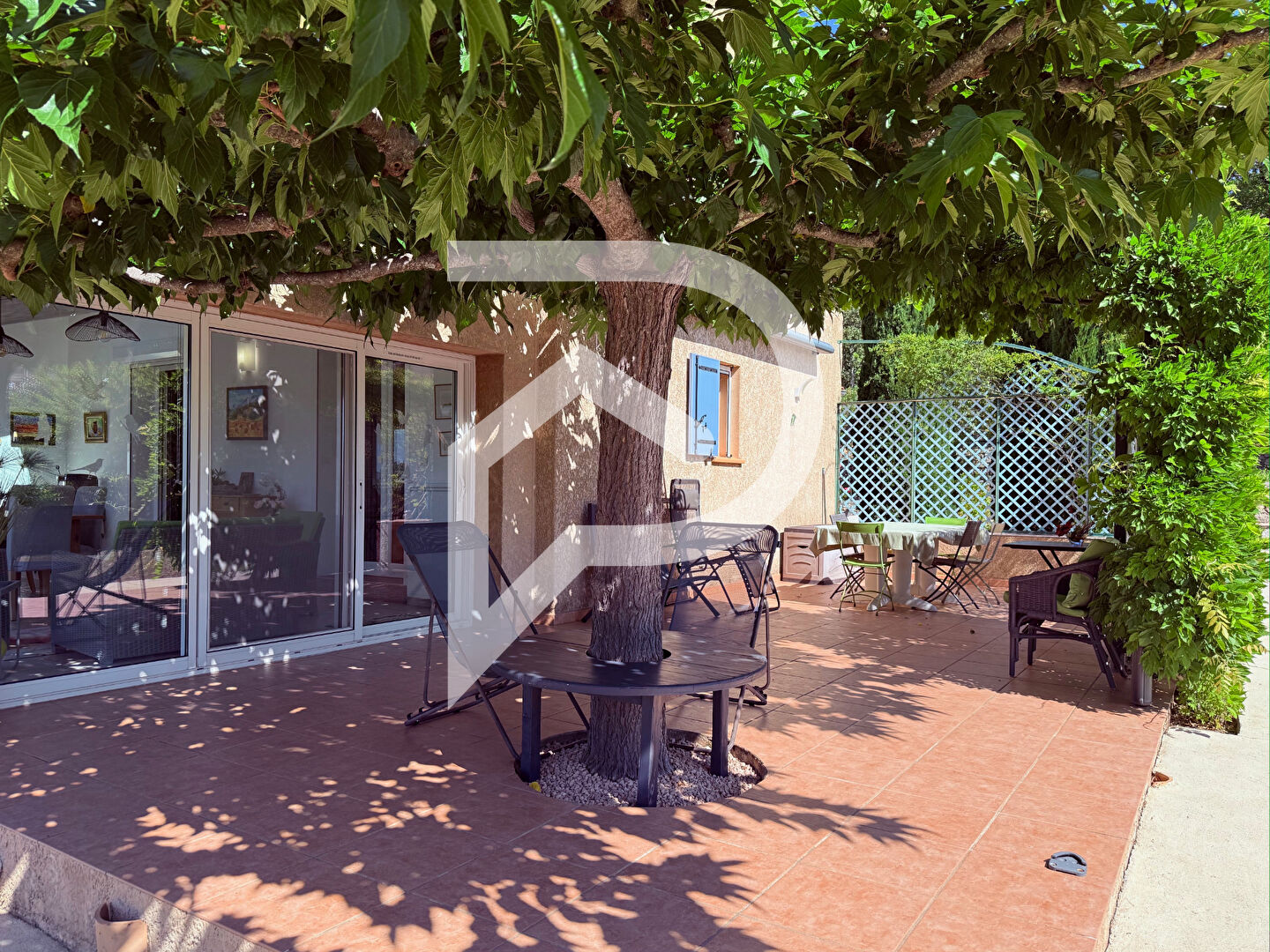 Photo VILLA T6 AU CALME AVEC PISCINE GARAGE VÉRANDA ET JARDIN DE 3000M2 image 3/6