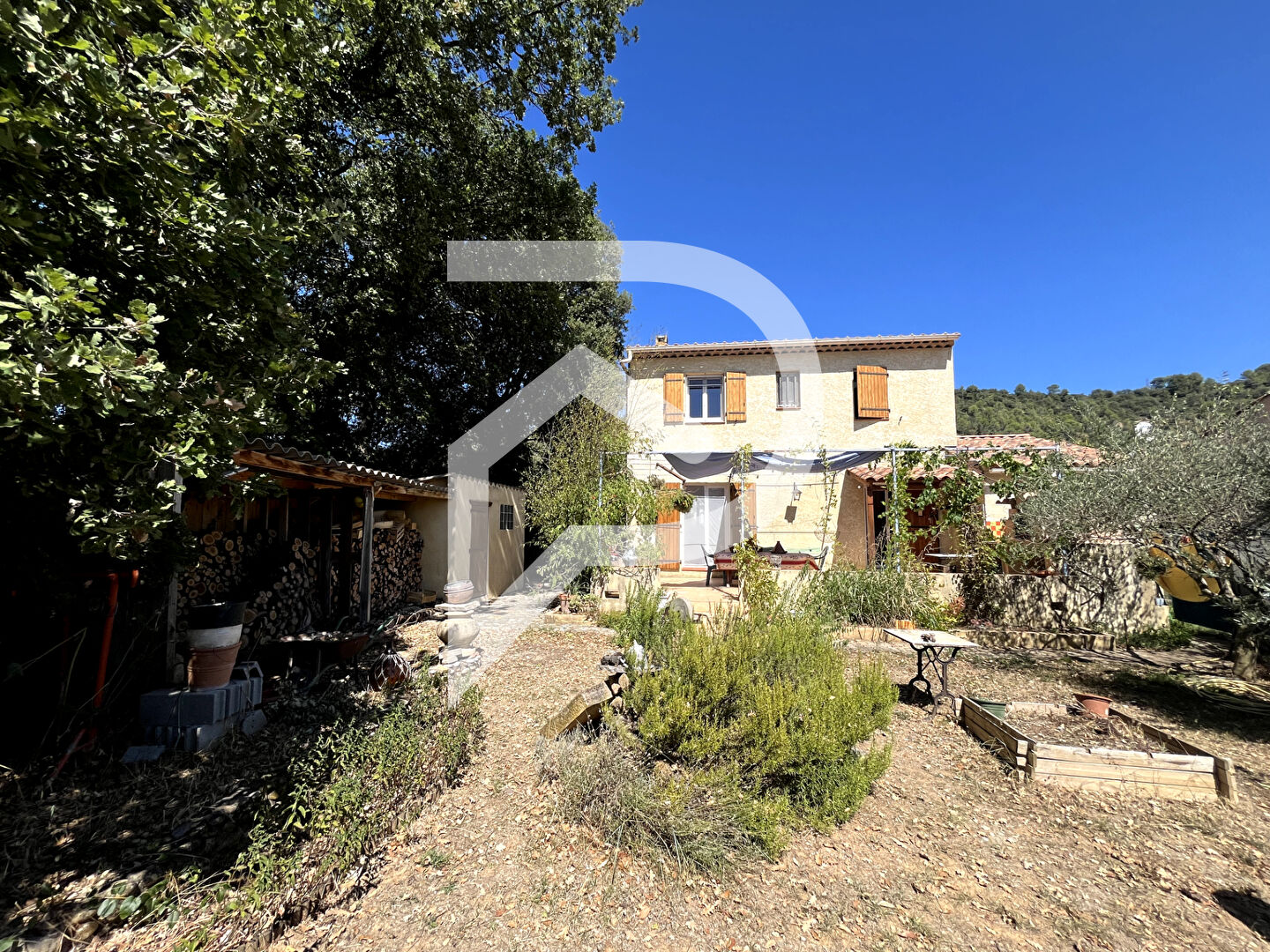 Photo VILLA TYPE 5 LUMINEUSE SANS VIS A VIS AVEC JARDIN ARBORE ET GARAGE image 1/6