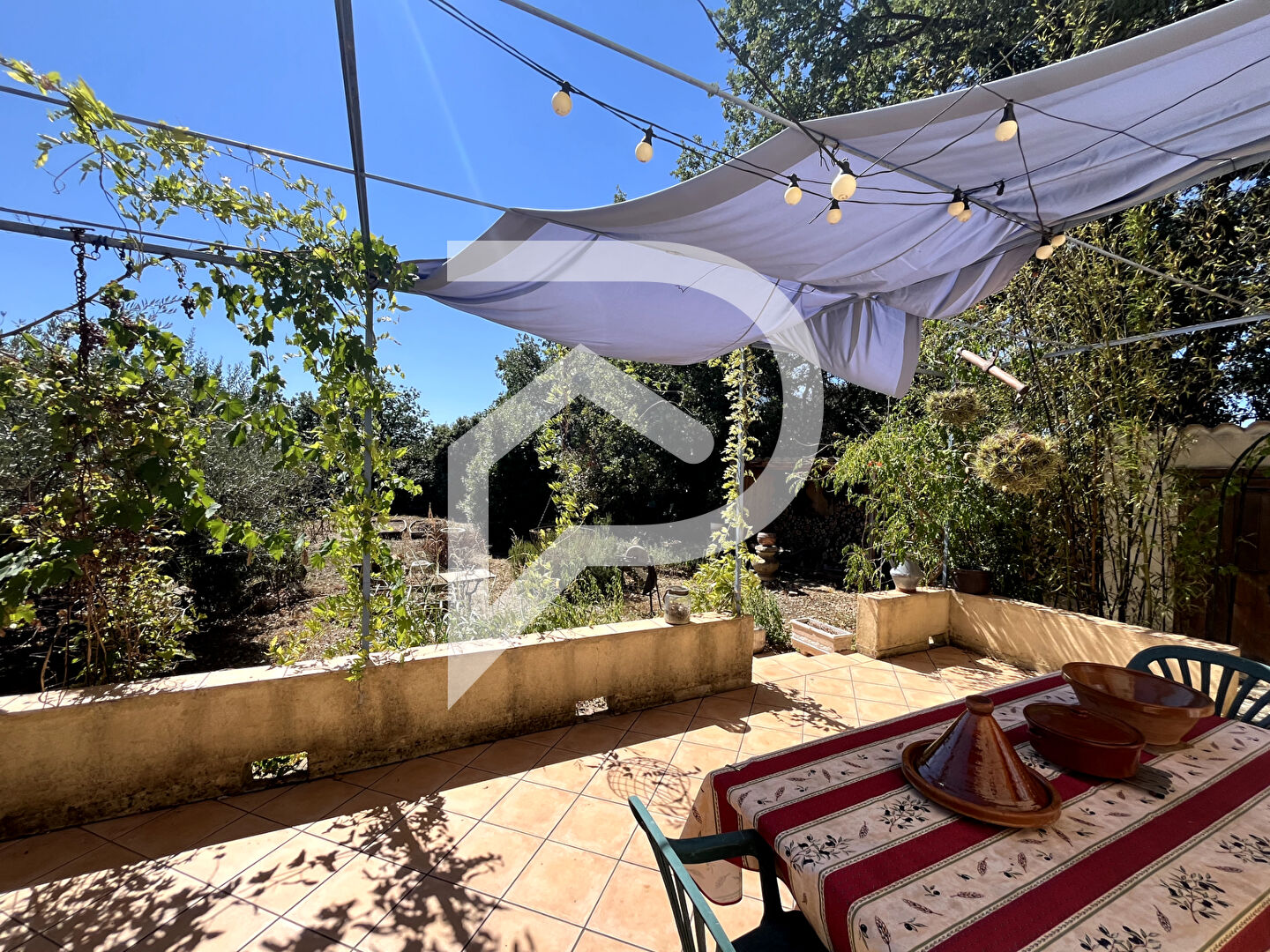 Photo VILLA TYPE 5 LUMINEUSE SANS VIS A VIS AVEC JARDIN ARBORE ET GARAGE image 3/6