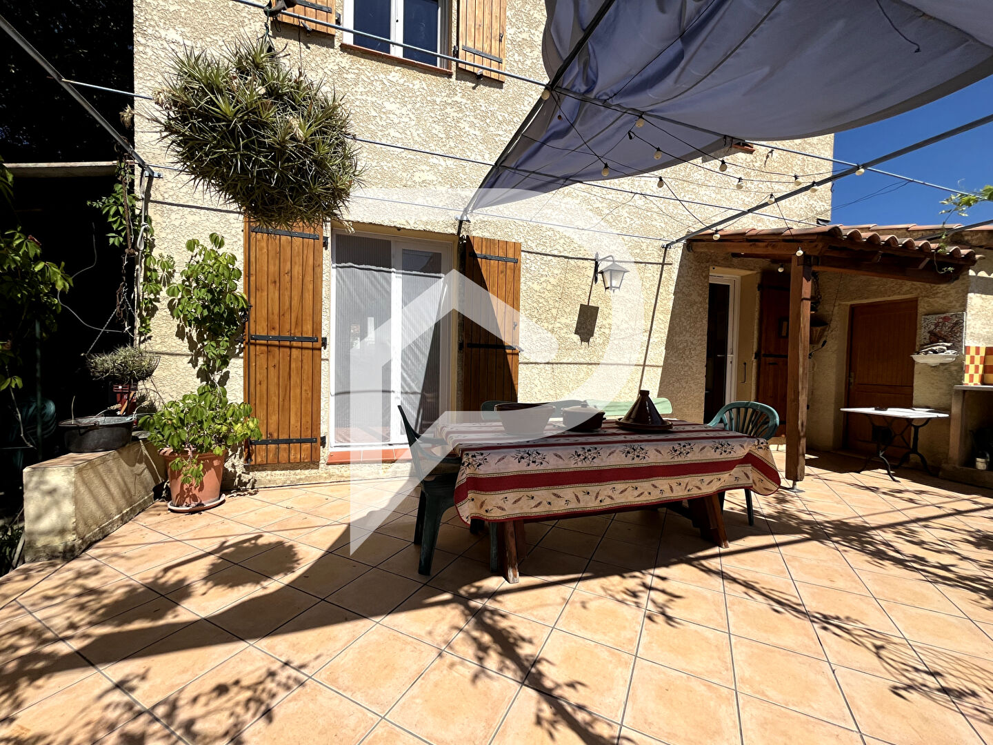 Photo VILLA TYPE 5 LUMINEUSE SANS VIS A VIS AVEC JARDIN ARBORE ET GARAGE image 6/6