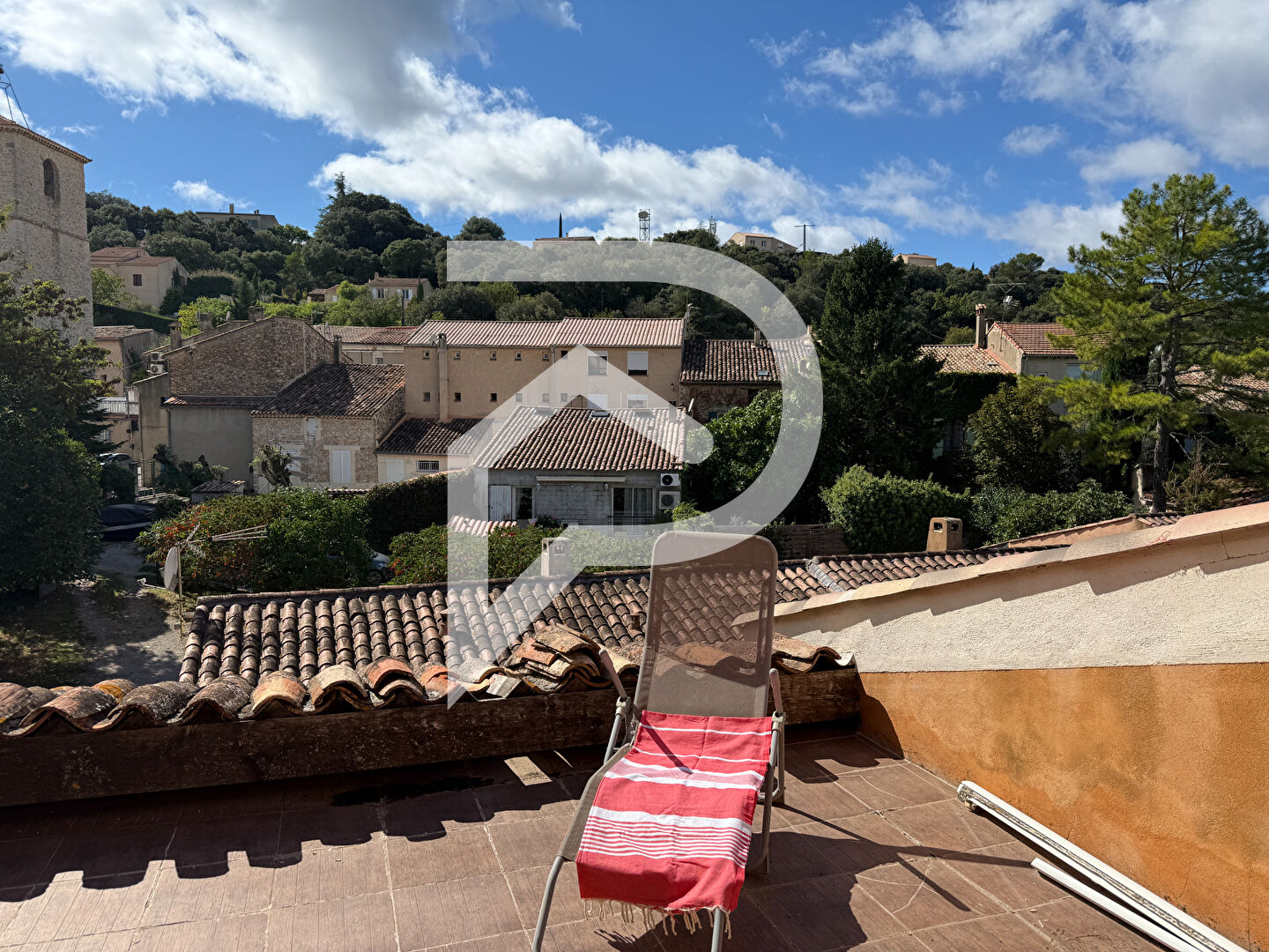 Photo MAISON DE VILLAGE A RÉNOVER ET APPARTEMENT TERRASSE ET GARAGE  AU COEUR DU VILLAGE image 2/6