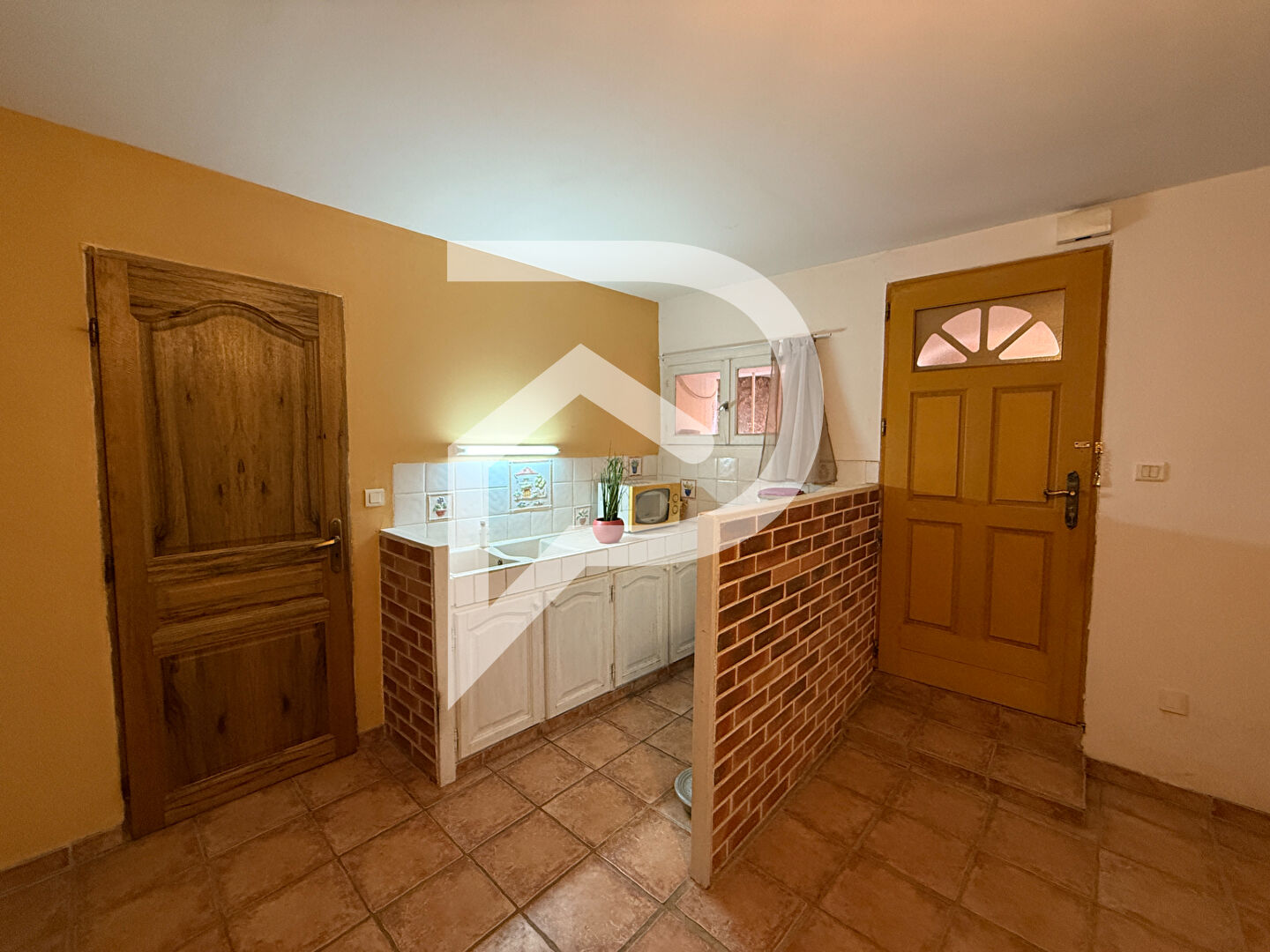 Photo MAISON DE VILLAGE A RÉNOVER ET APPARTEMENT TERRASSE ET GARAGE  AU COEUR DU VILLAGE image 6/6