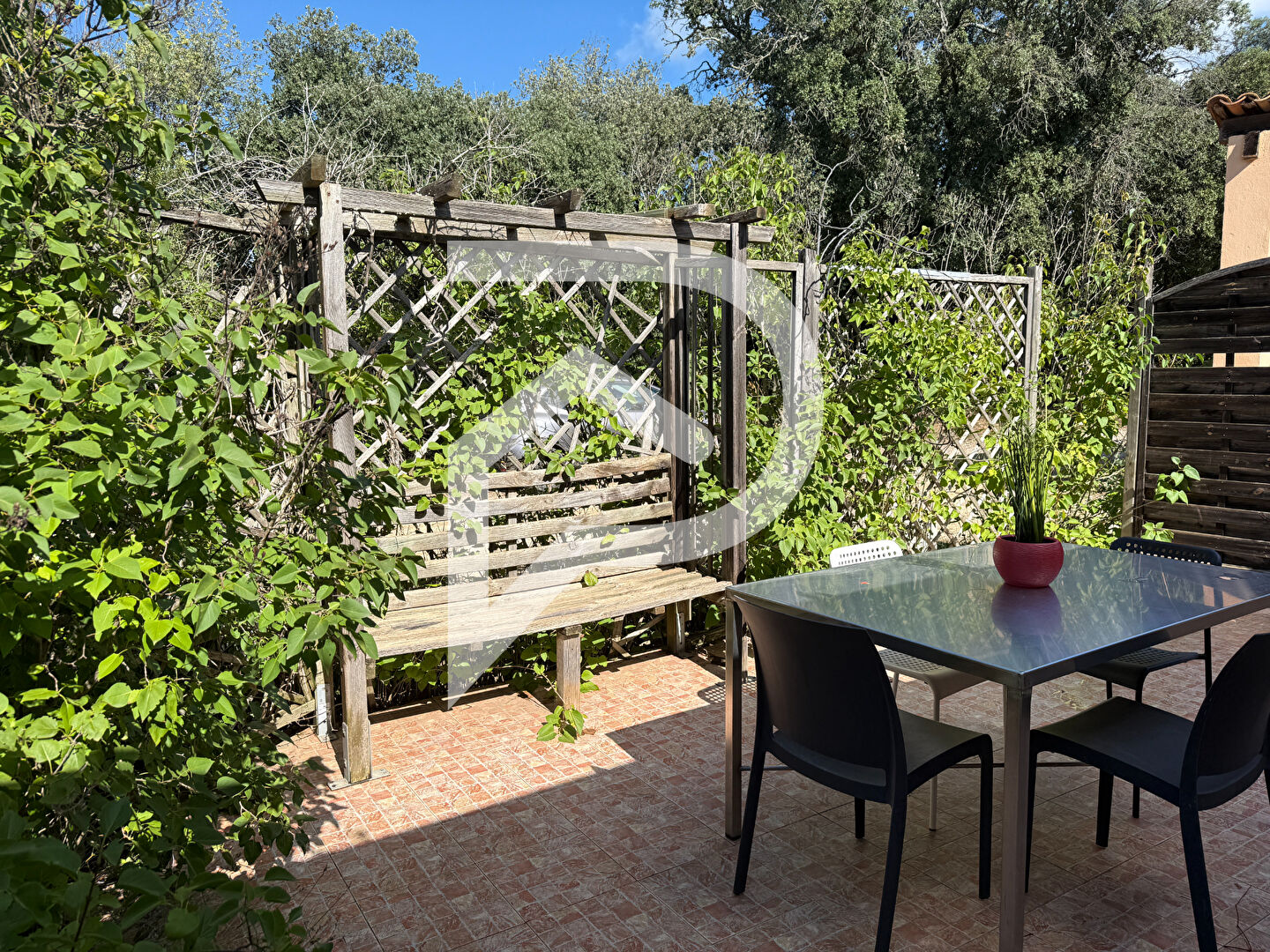 VILLA TYPE 3 DE 86m2 AU CALME TERRASSE PRIVATIVE ET PISCINE COMMUNE